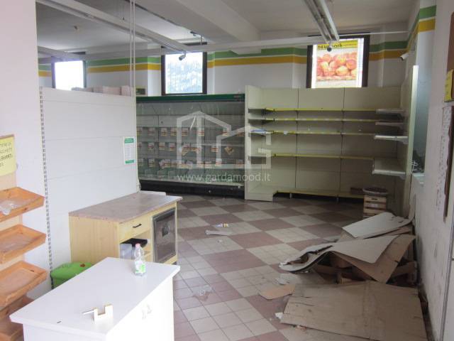 Locale commerciale in vendita a Offlaga