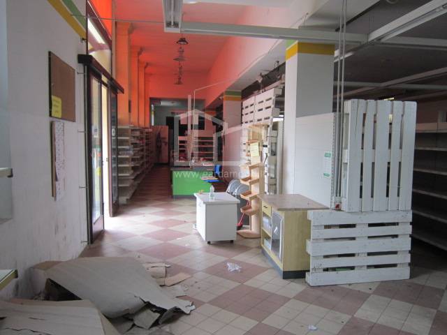 Locale commerciale in vendita a Offlaga