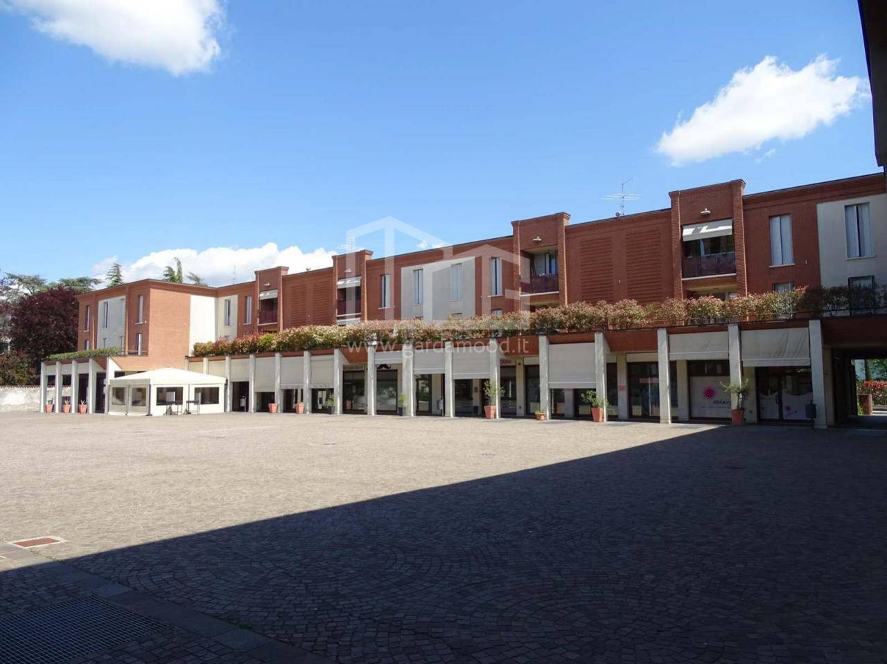 Locale commerciale in vendita a Borgosatollo