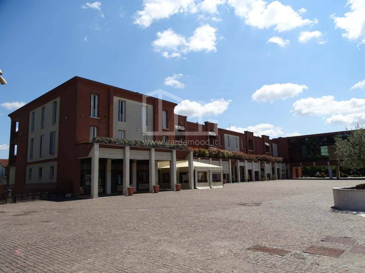 Locale commerciale in vendita a Borgosatollo