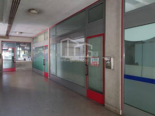 Locale commerciale in vendita a Darfo Boario Terme