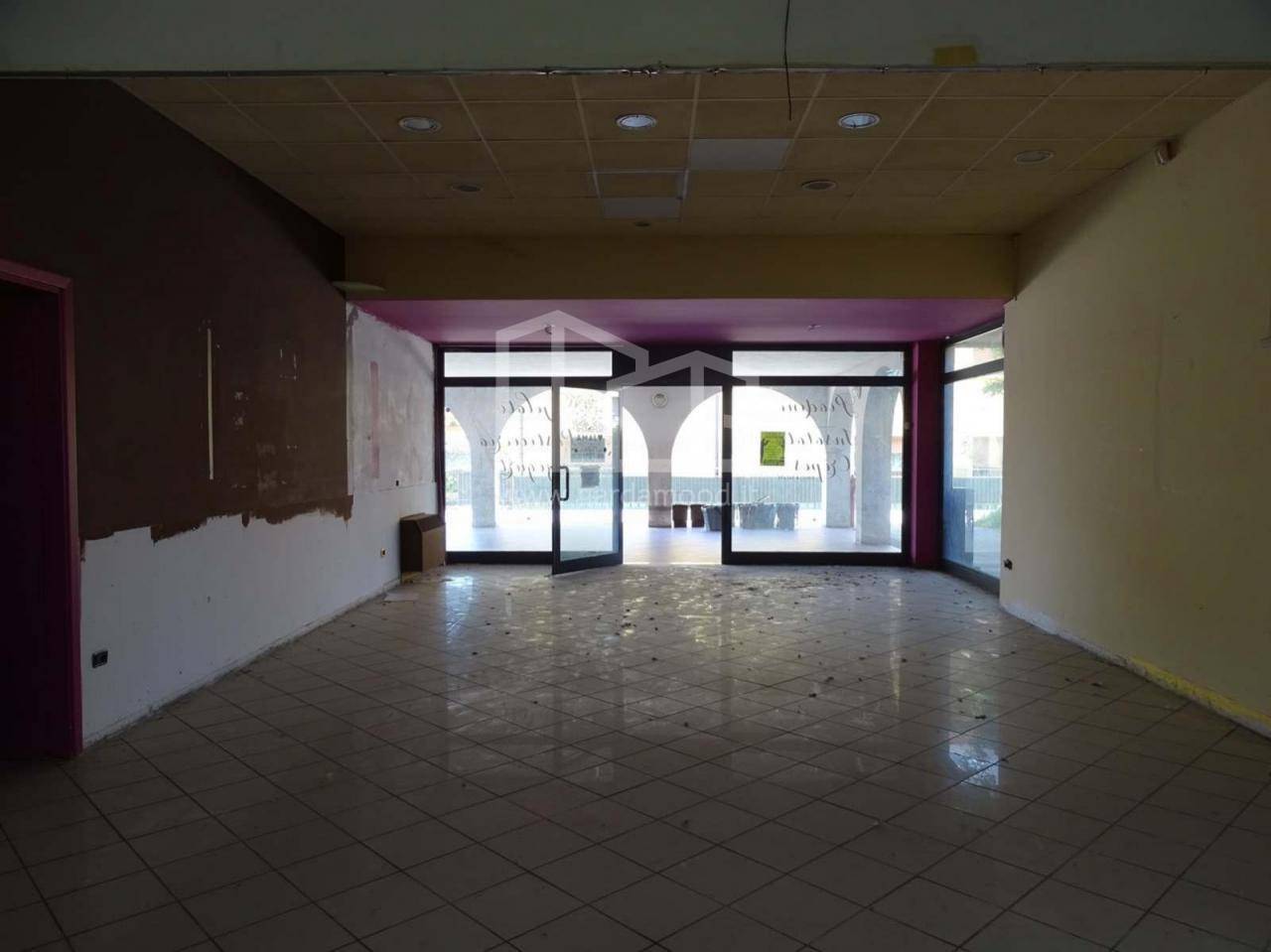 Locale commerciale in vendita a Montirone