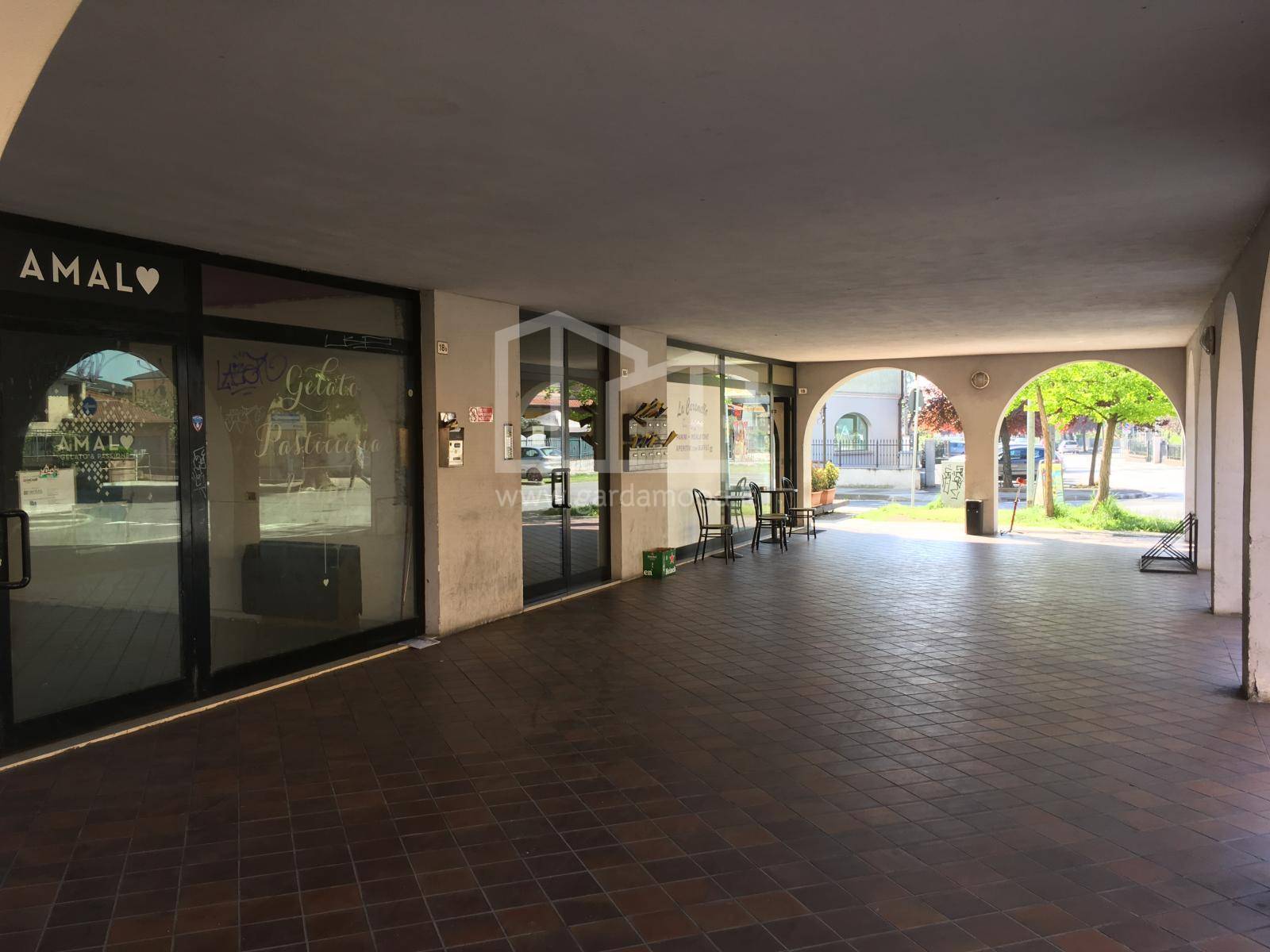 Locale commerciale in vendita a Montirone