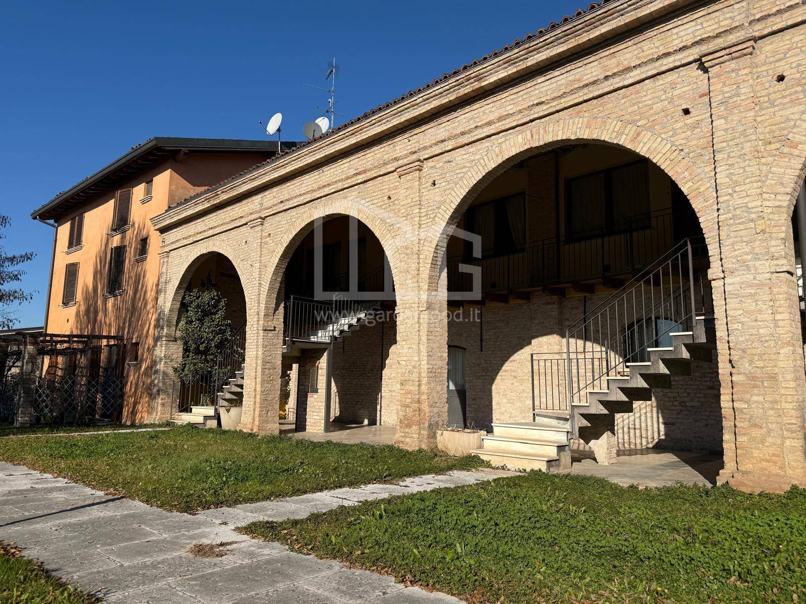 Locale commerciale in vendita a Isorella