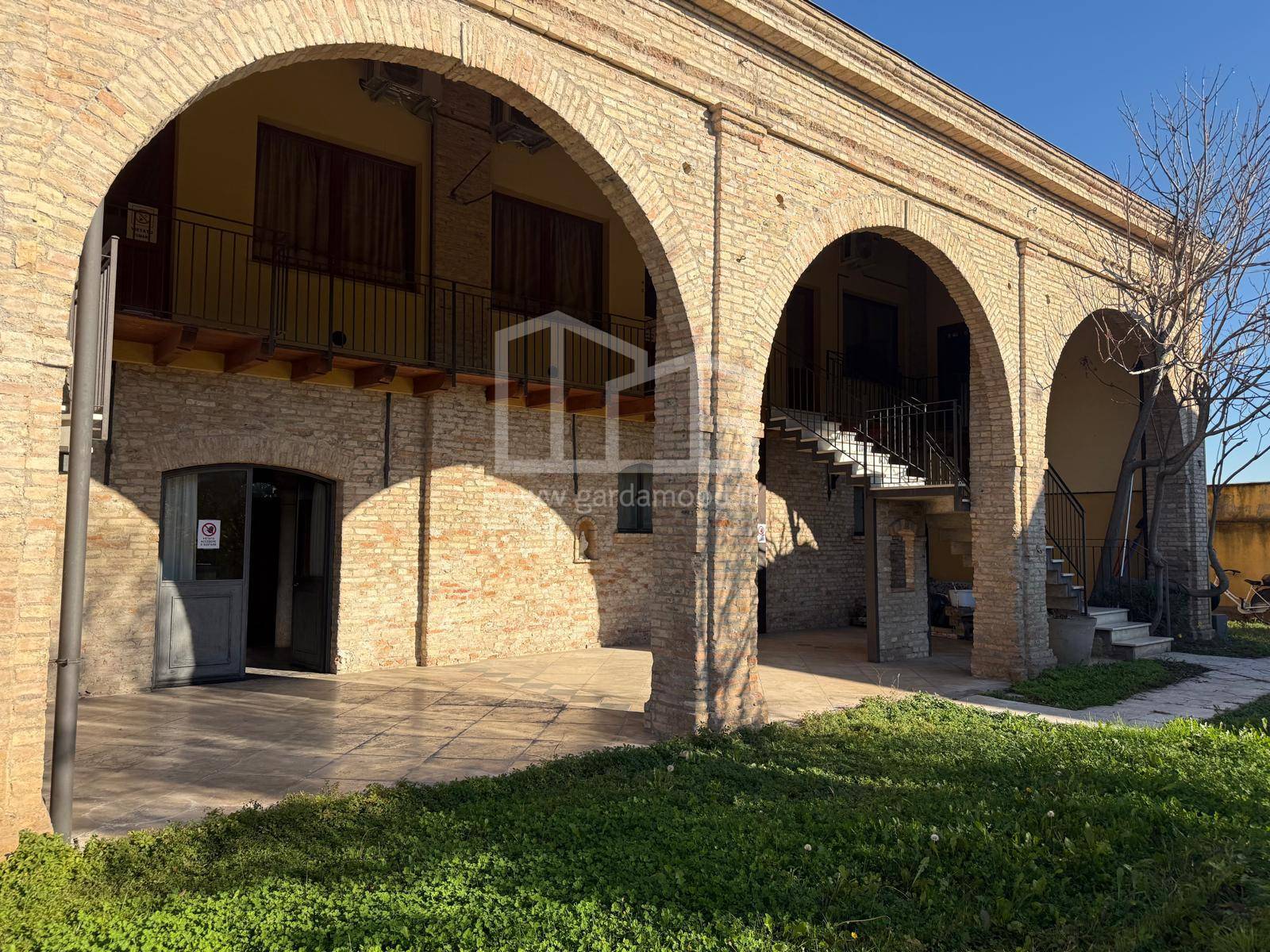 Locale commerciale in vendita a Isorella