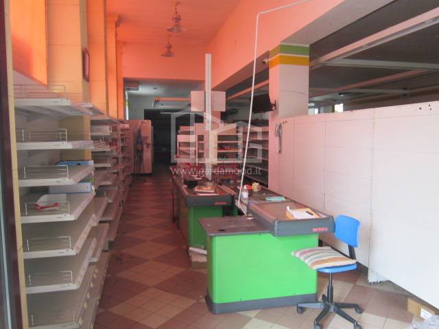 Locale commerciale in vendita a Offlaga