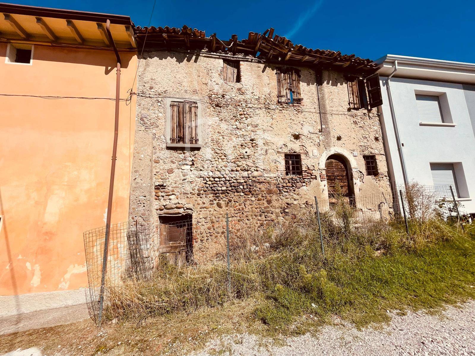 Rustico in vendita a Volta Mantovana