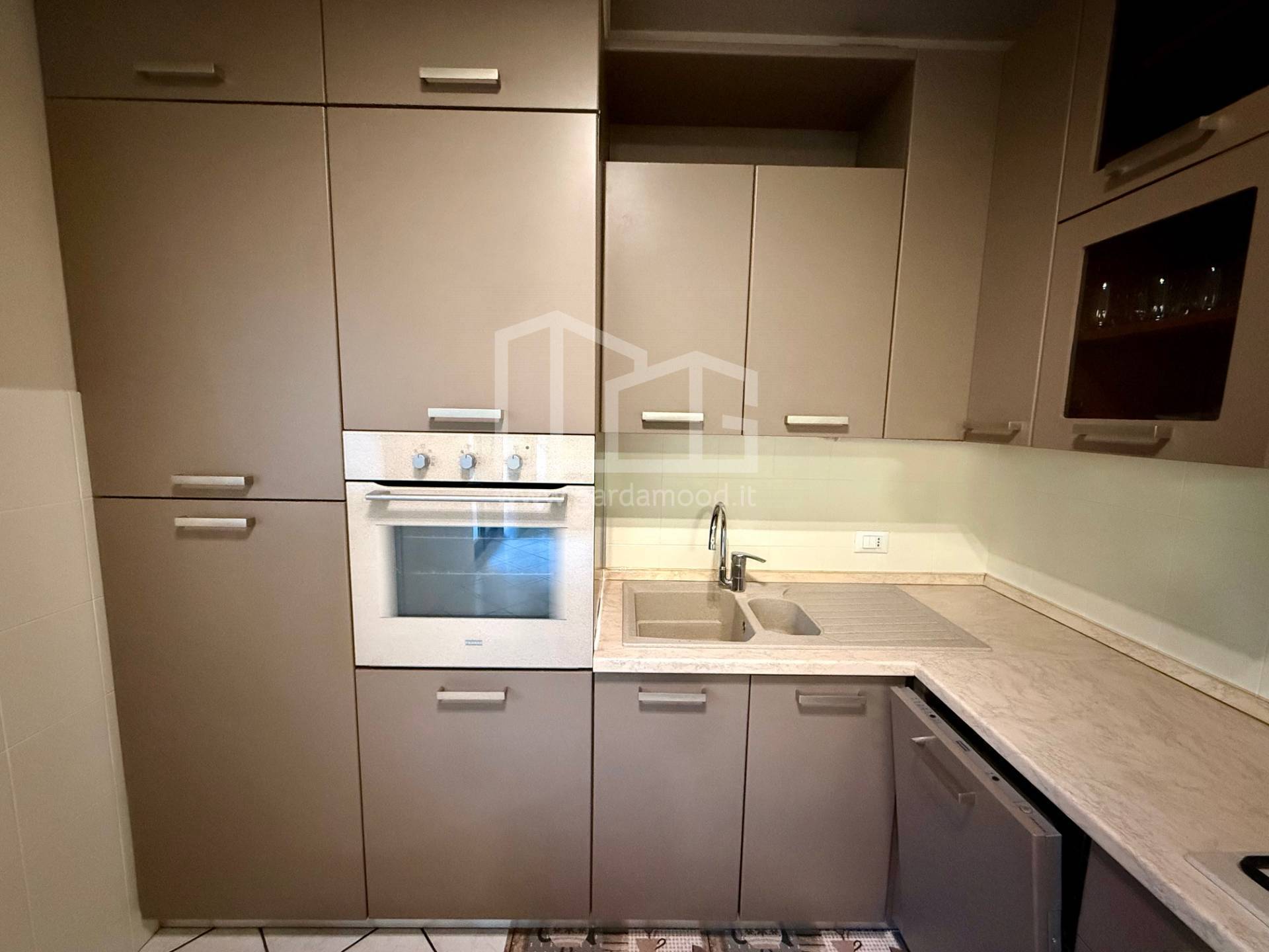 Appartamento in vendita a Desenzano del Garda, San Martino della Battaglia