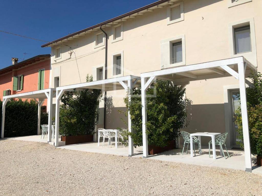 Villa in vendita a Volta Mantovana