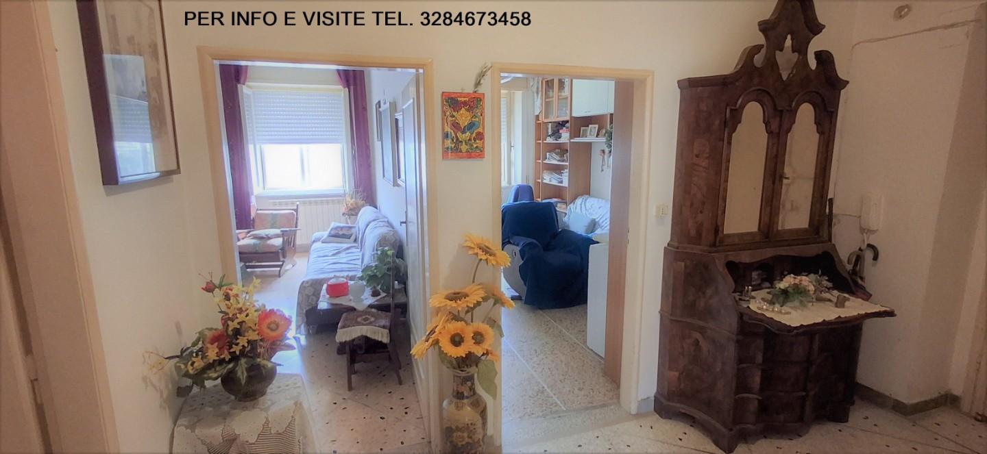 Appartamento con terrazzo, Grosseto centrale