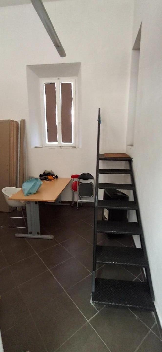 Locale commerciale in affitto, Grosseto centrale