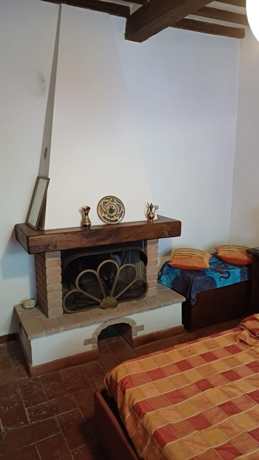 Casa indipendente con giardino a Semproniano