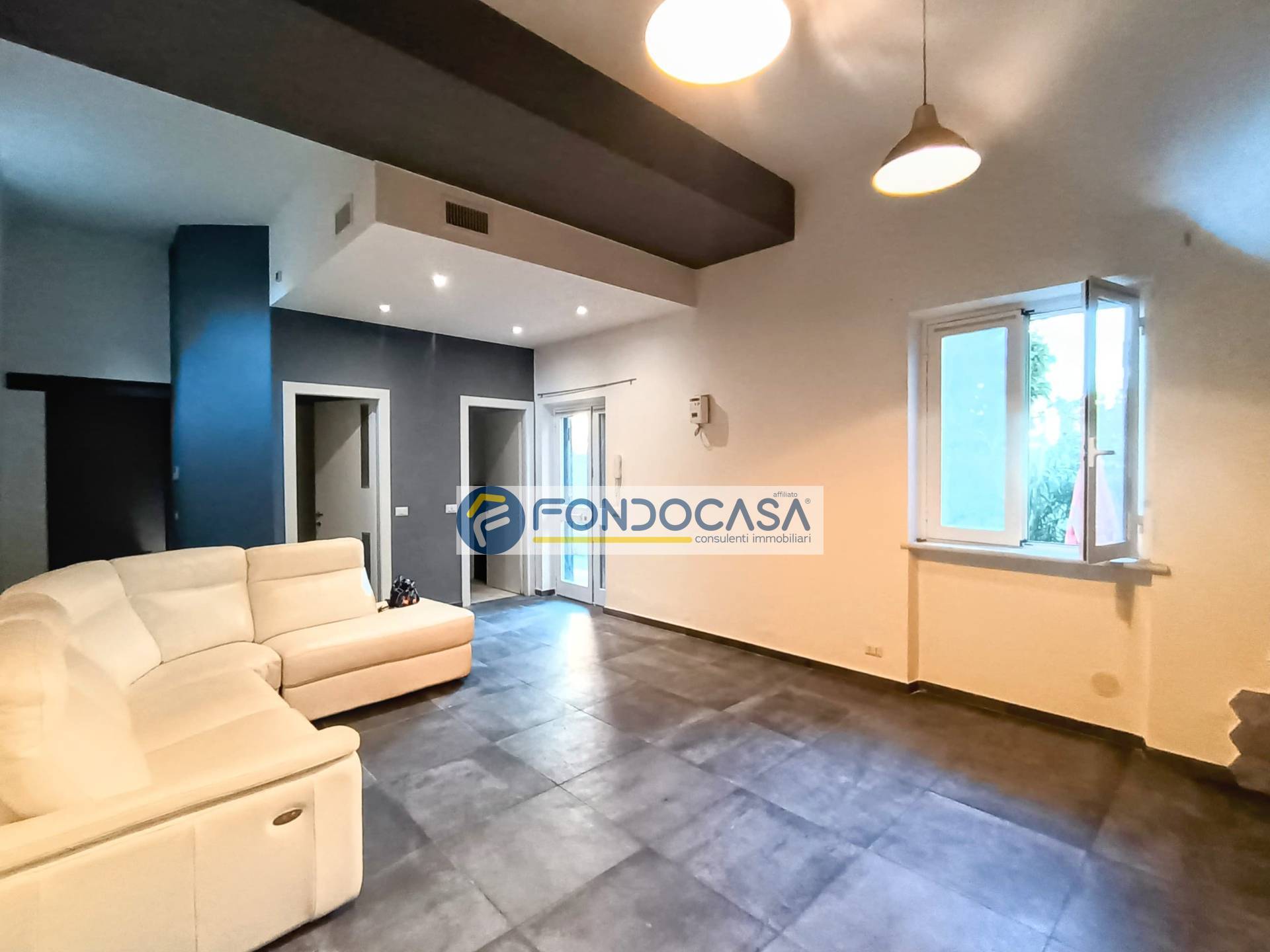 Casa semindipendente in vendita a Carrara, Marina di Carrara