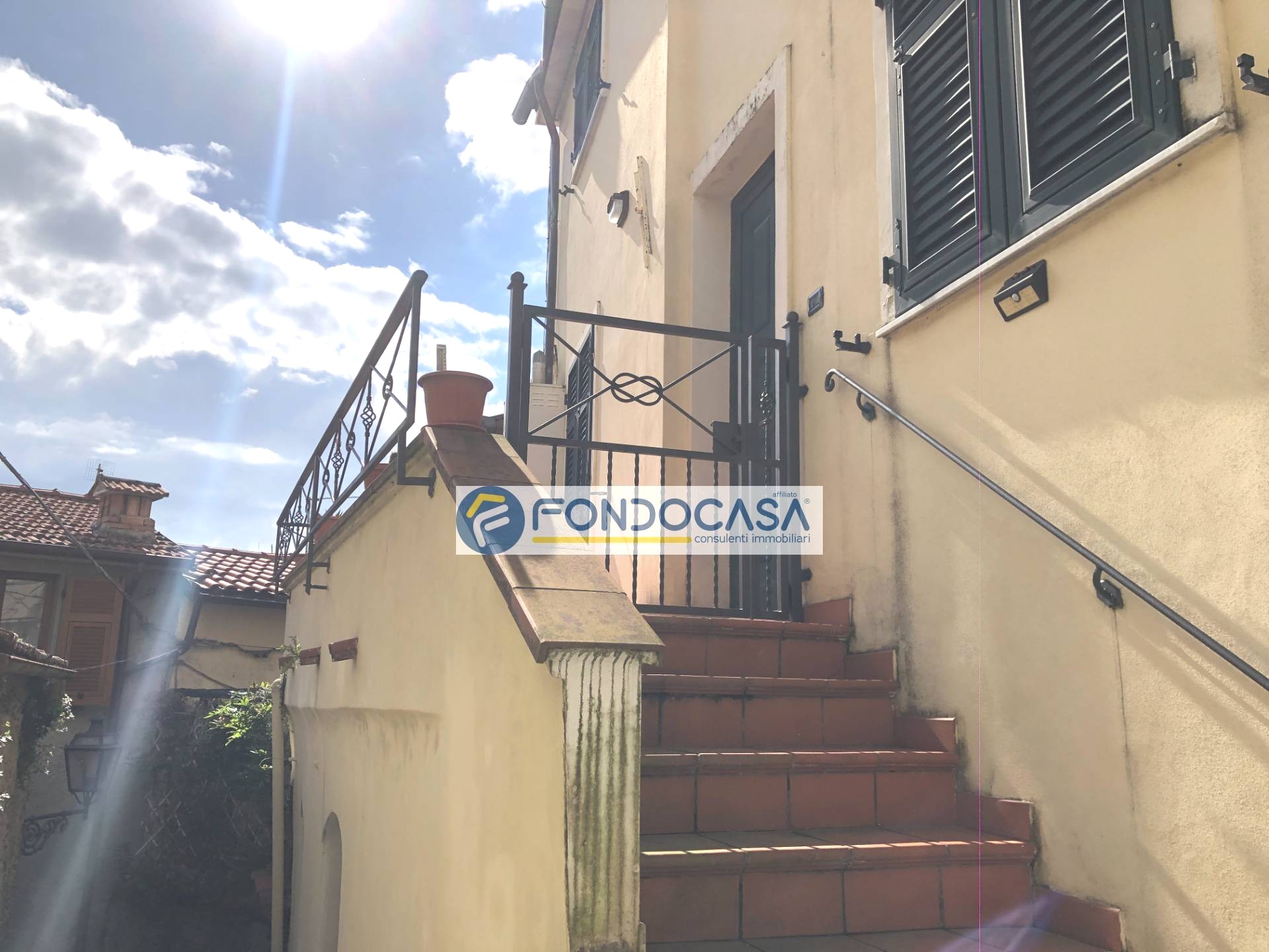 Casa indipendente in vendita a Massa