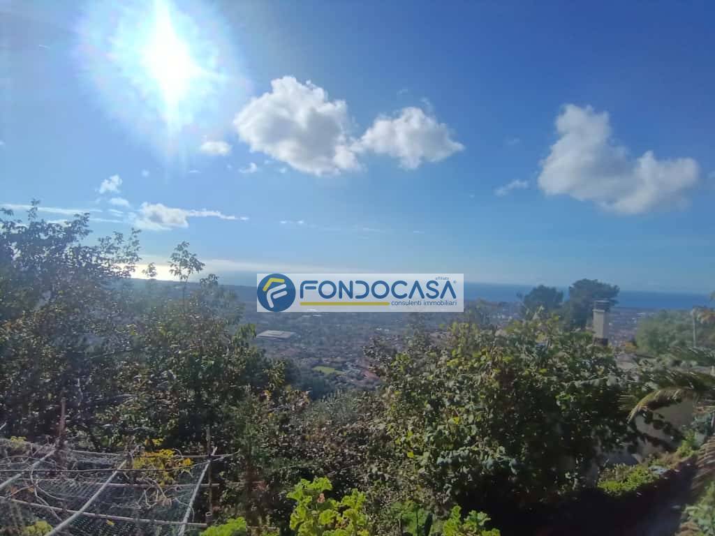 Casa indipendente in vendita a Massa