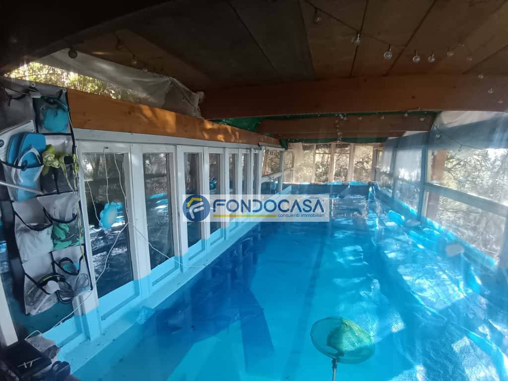 Casa indipendente in vendita a Massa