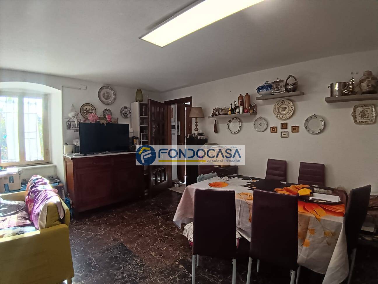 Casa semindipendente in vendita a Carrara, Avenza