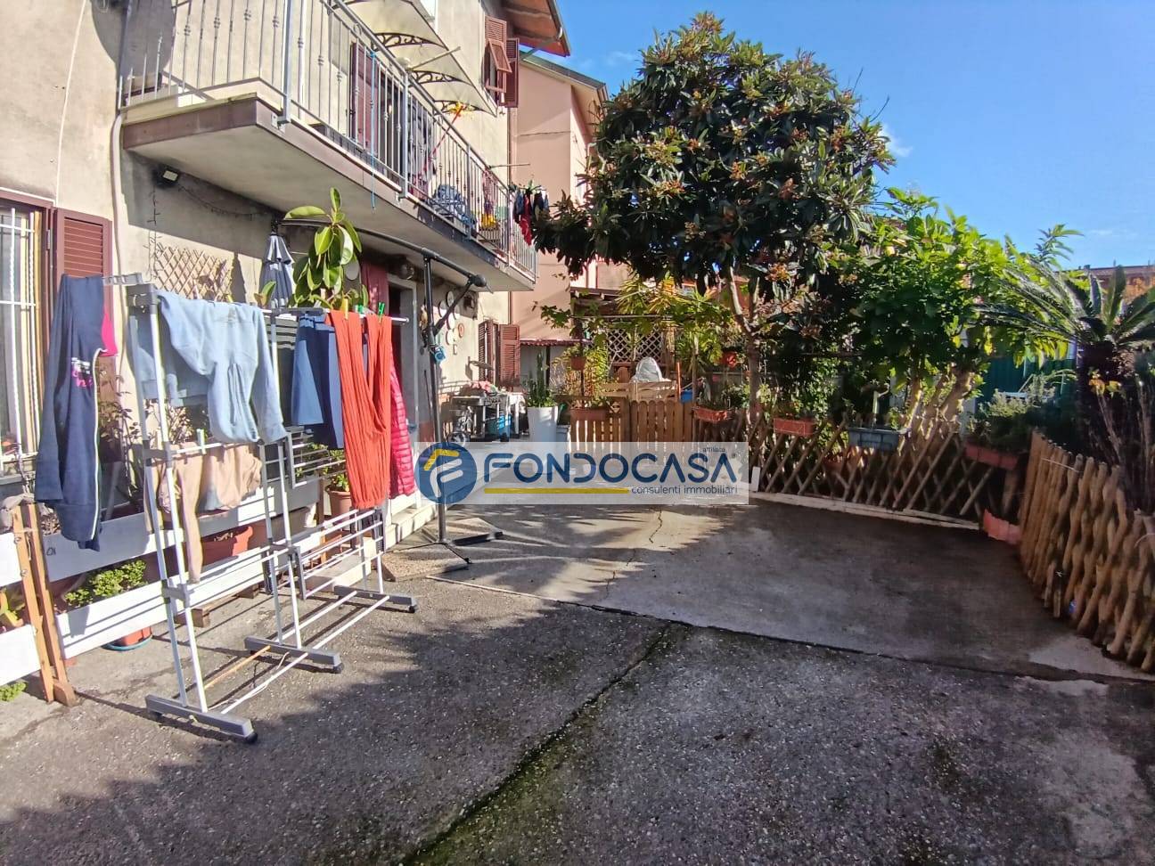 Casa semindipendente in vendita a Carrara, Avenza