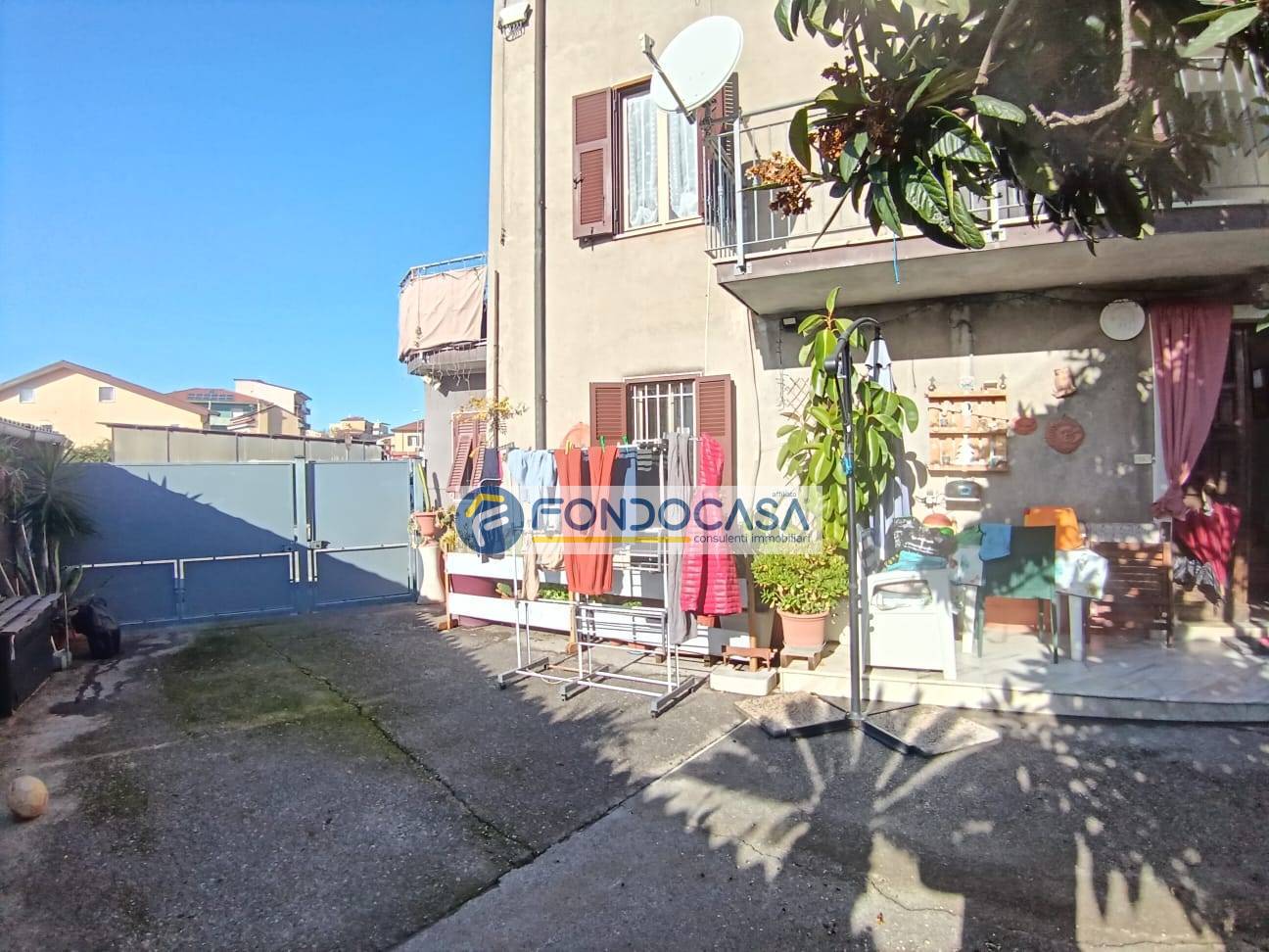 Casa semindipendente in vendita a Carrara, Avenza