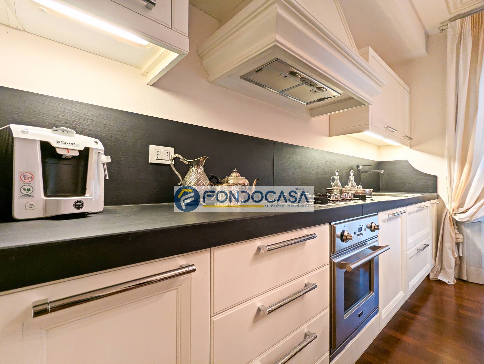 Appartamento in vendita a Massa, Centro