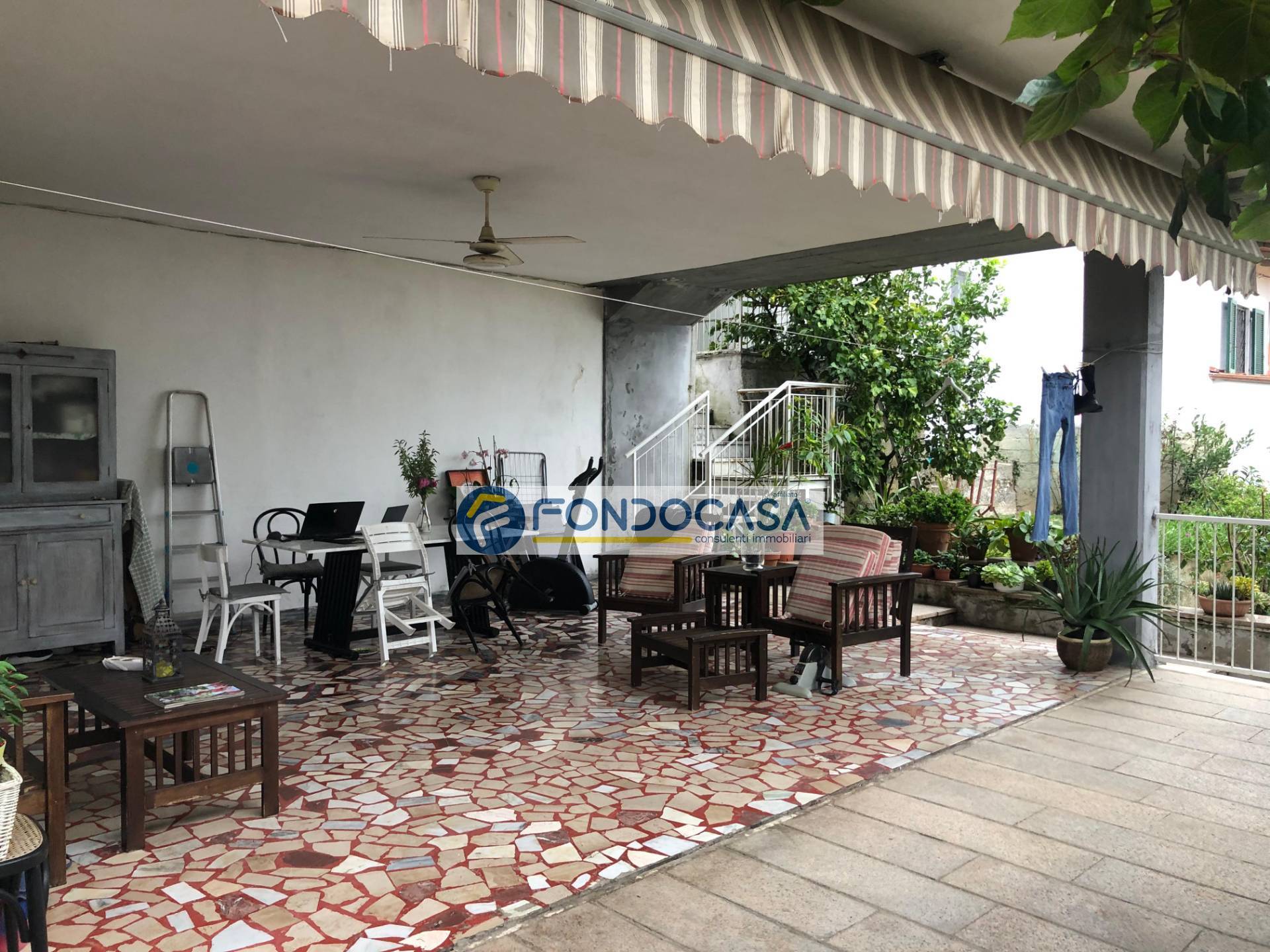 Casa indipendente in vendita a Massa, Centro