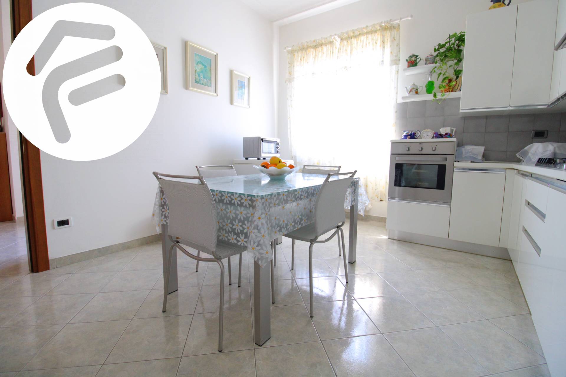 Villa trifamiliare in vendita a Massa, Marina di Massa