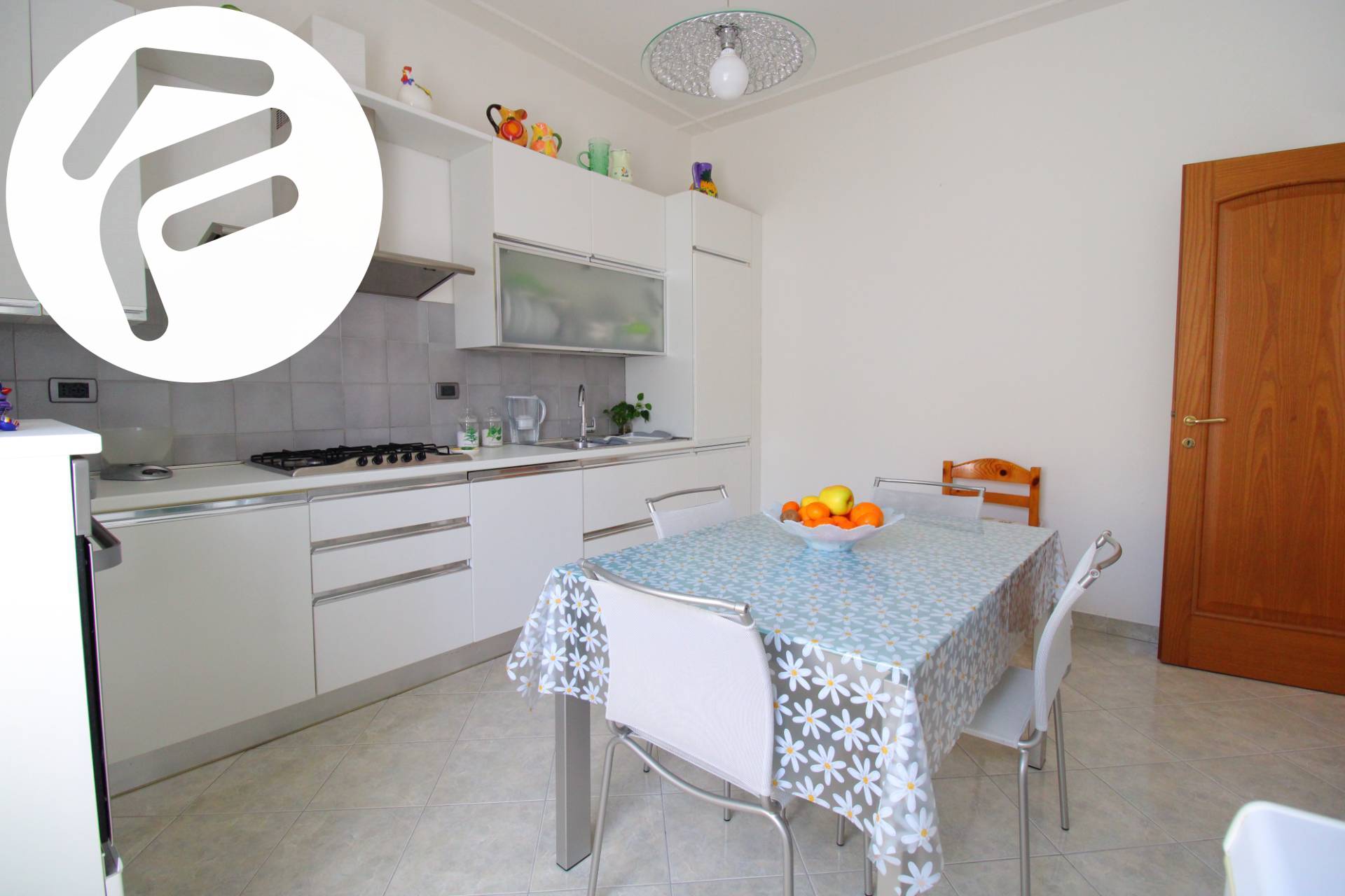 Villa trifamiliare in vendita a Massa, Marina di Massa