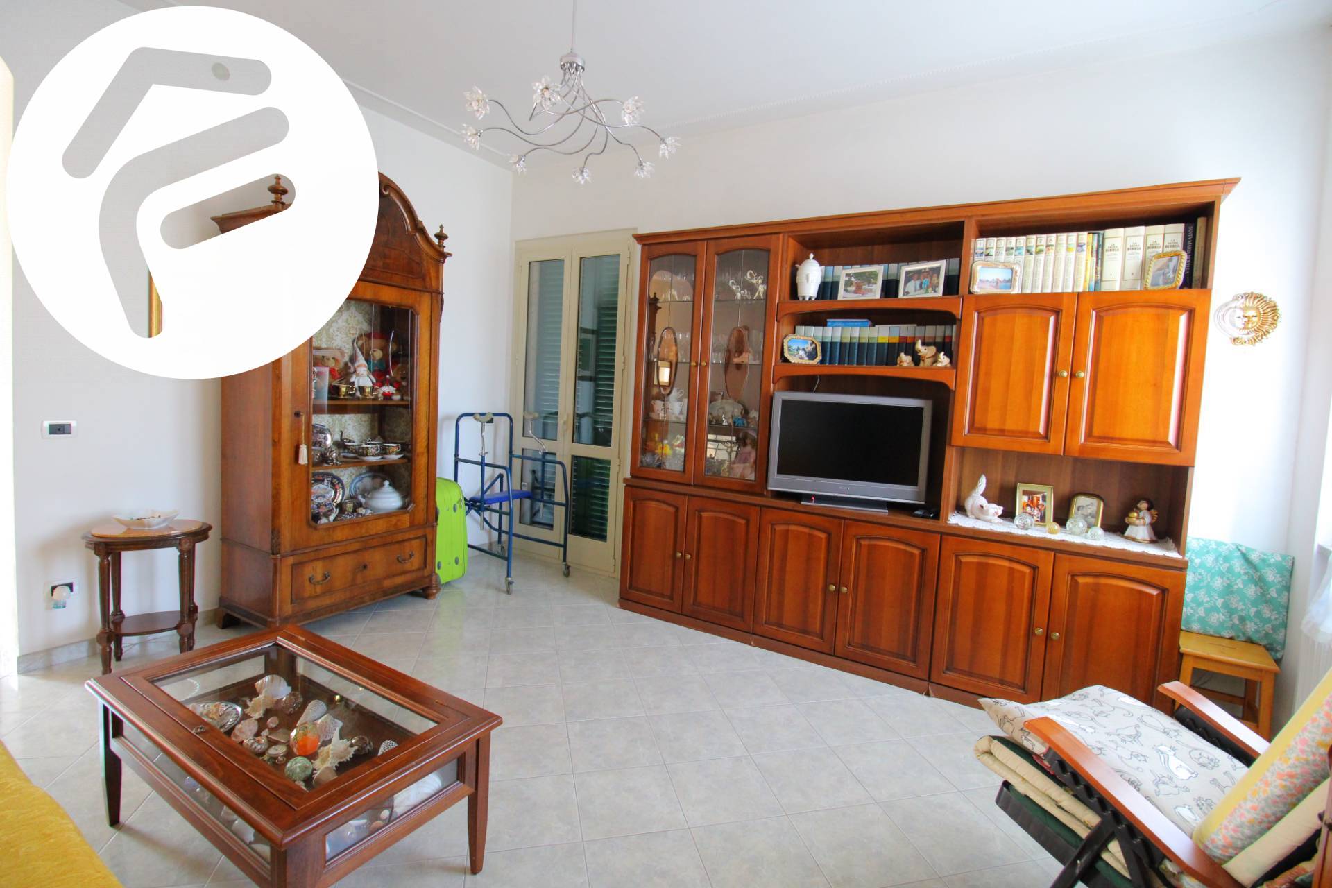 Villa trifamiliare in vendita a Massa, Marina di Massa