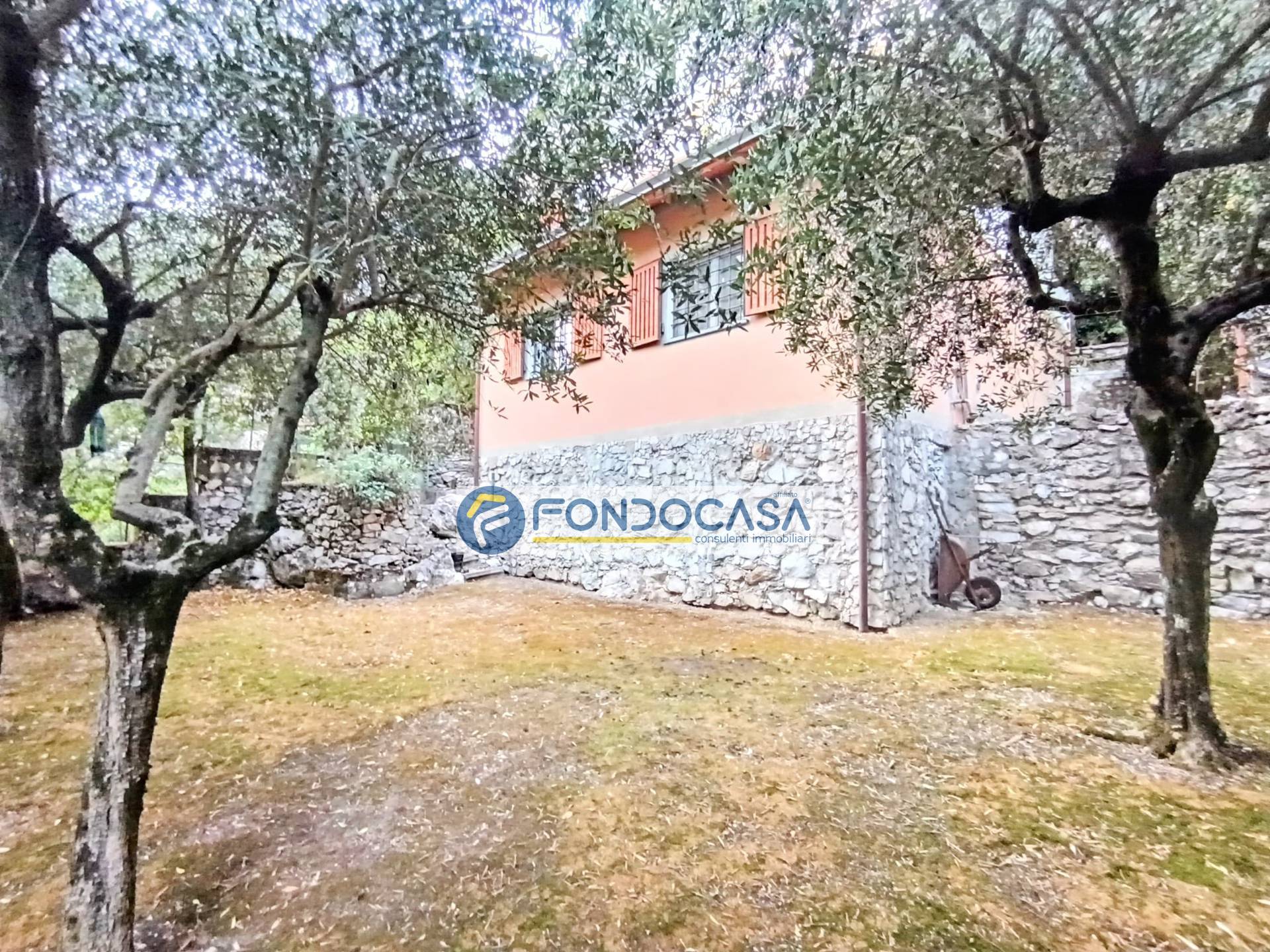 Casa singola in vendita a Massa