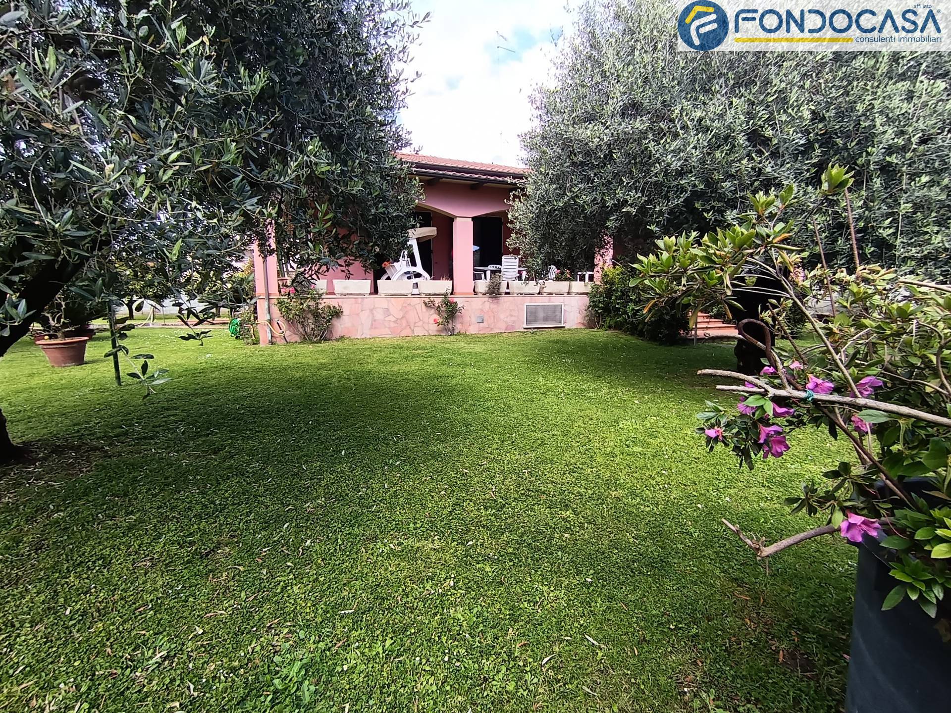 Villa in vendita a Carrara, Marina di Carrara