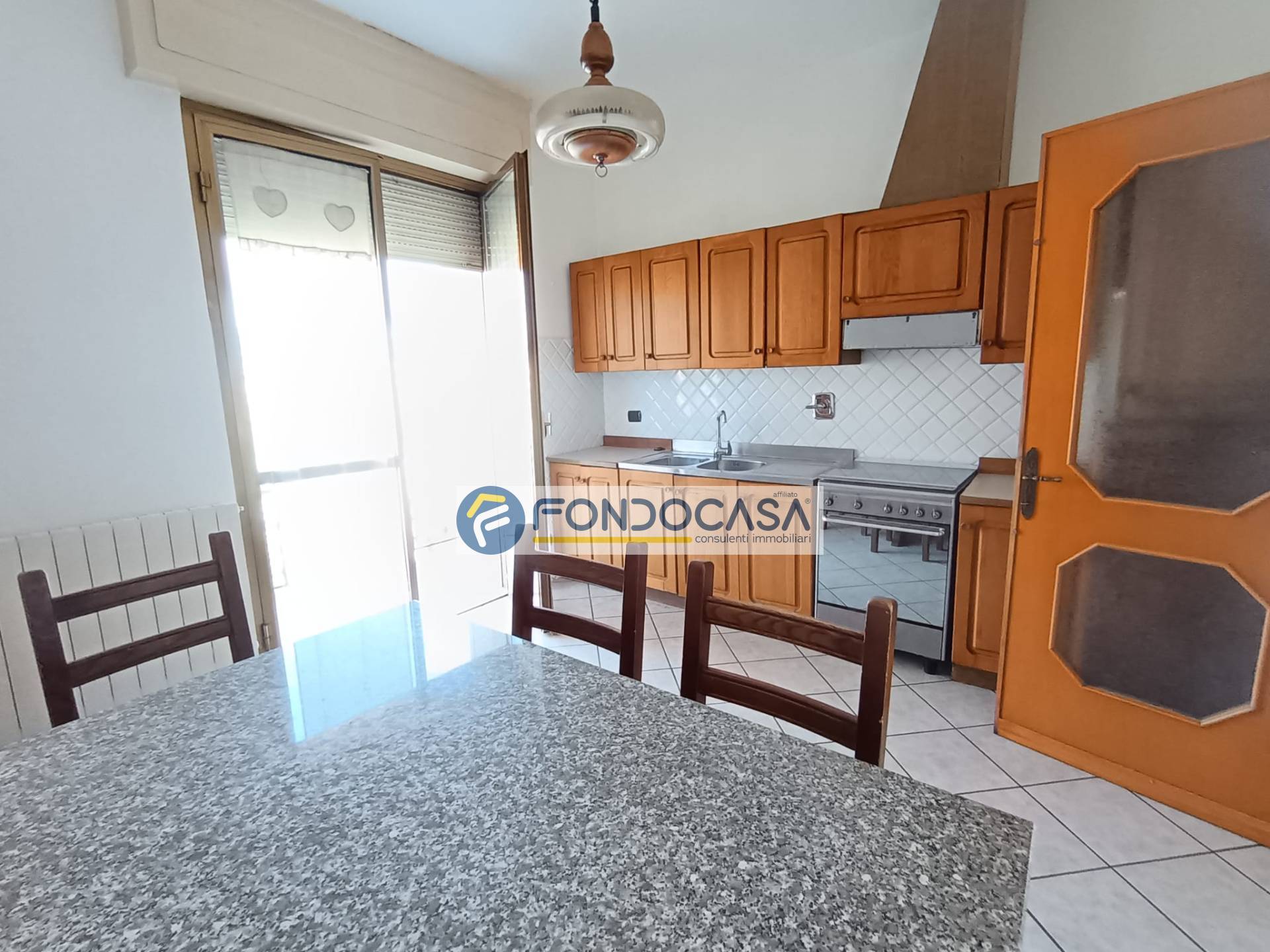 Villa bifamiliare in vendita a Carrara, Marina di Carrara