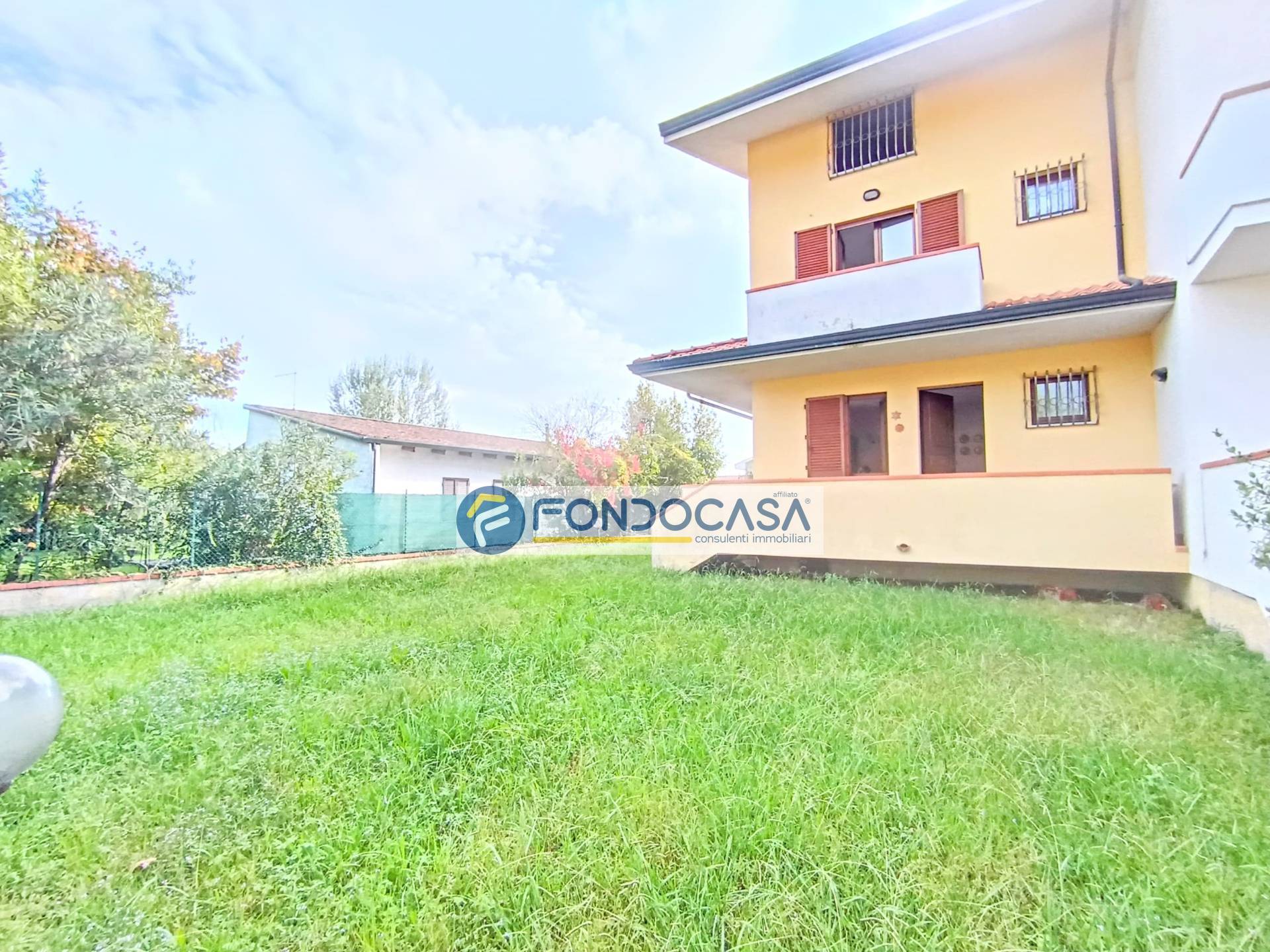 Villa bifamiliare in vendita a Montignoso, Cinquale