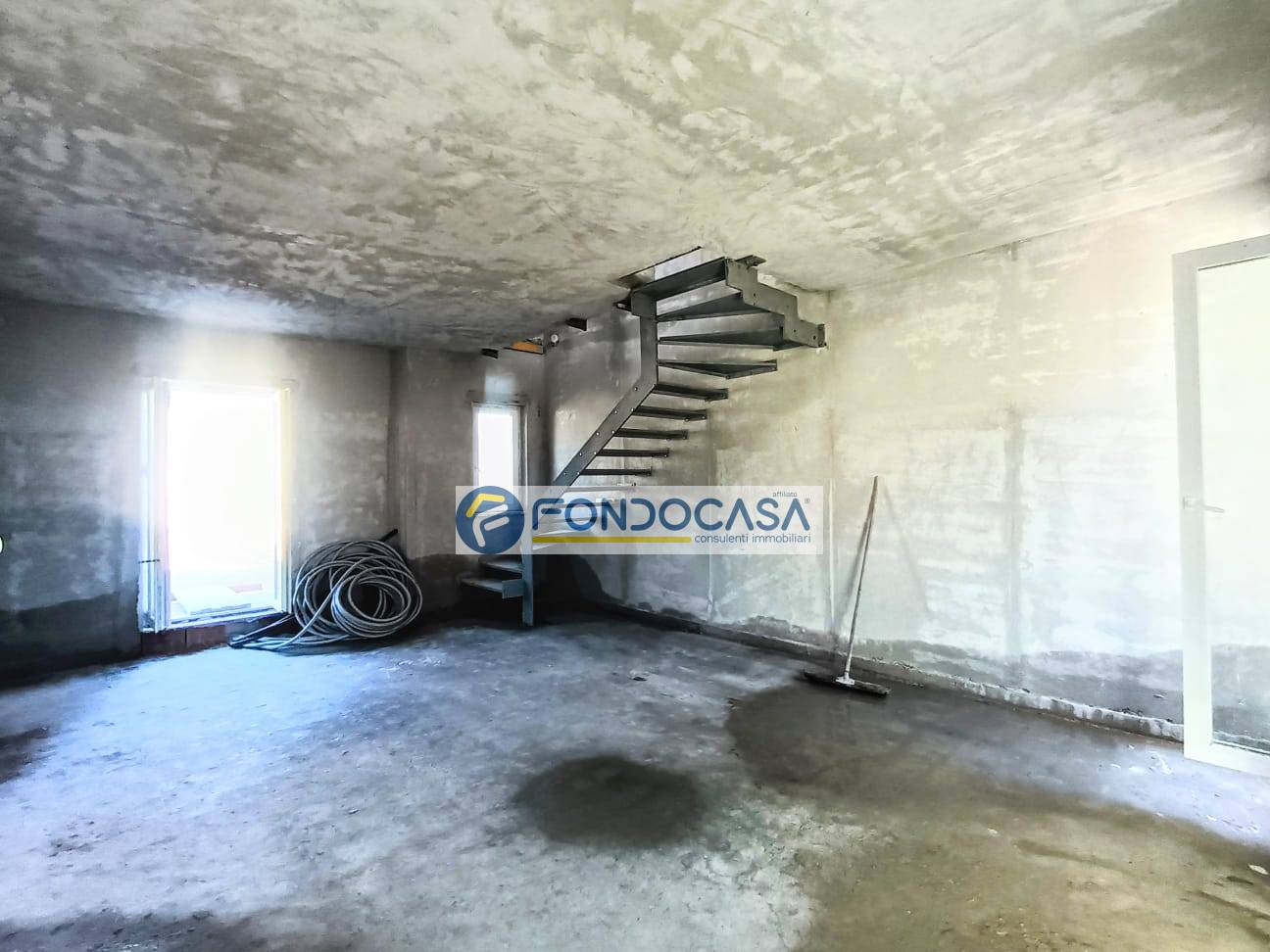 Villa bifamiliare in vendita a Luni, Dogana