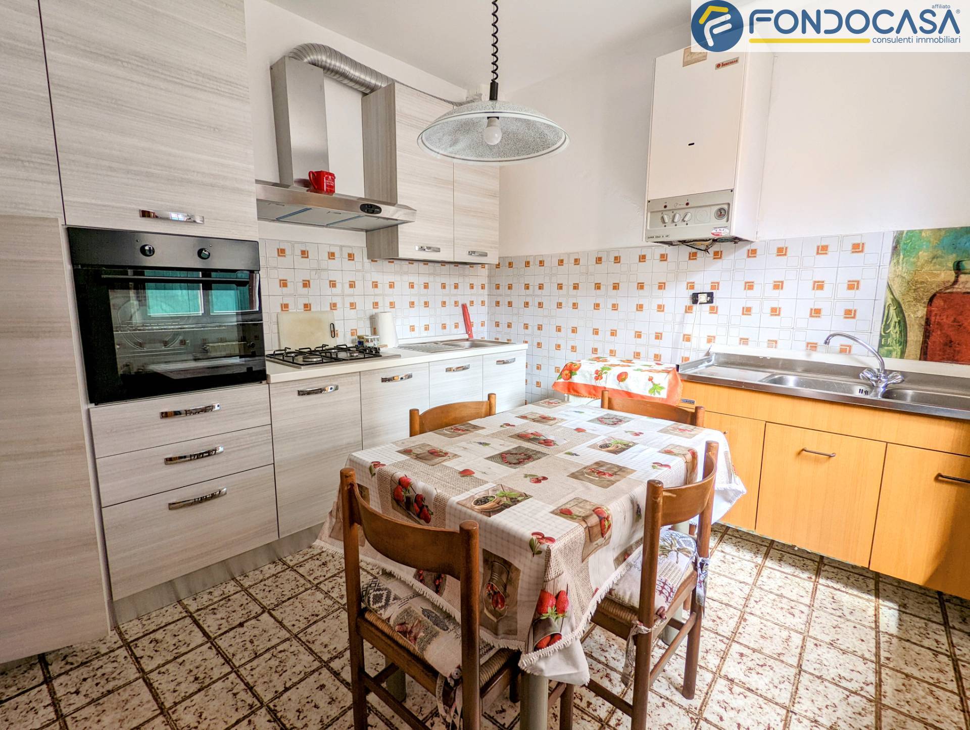 Casa indipendente in vendita a Montignoso, Capanne