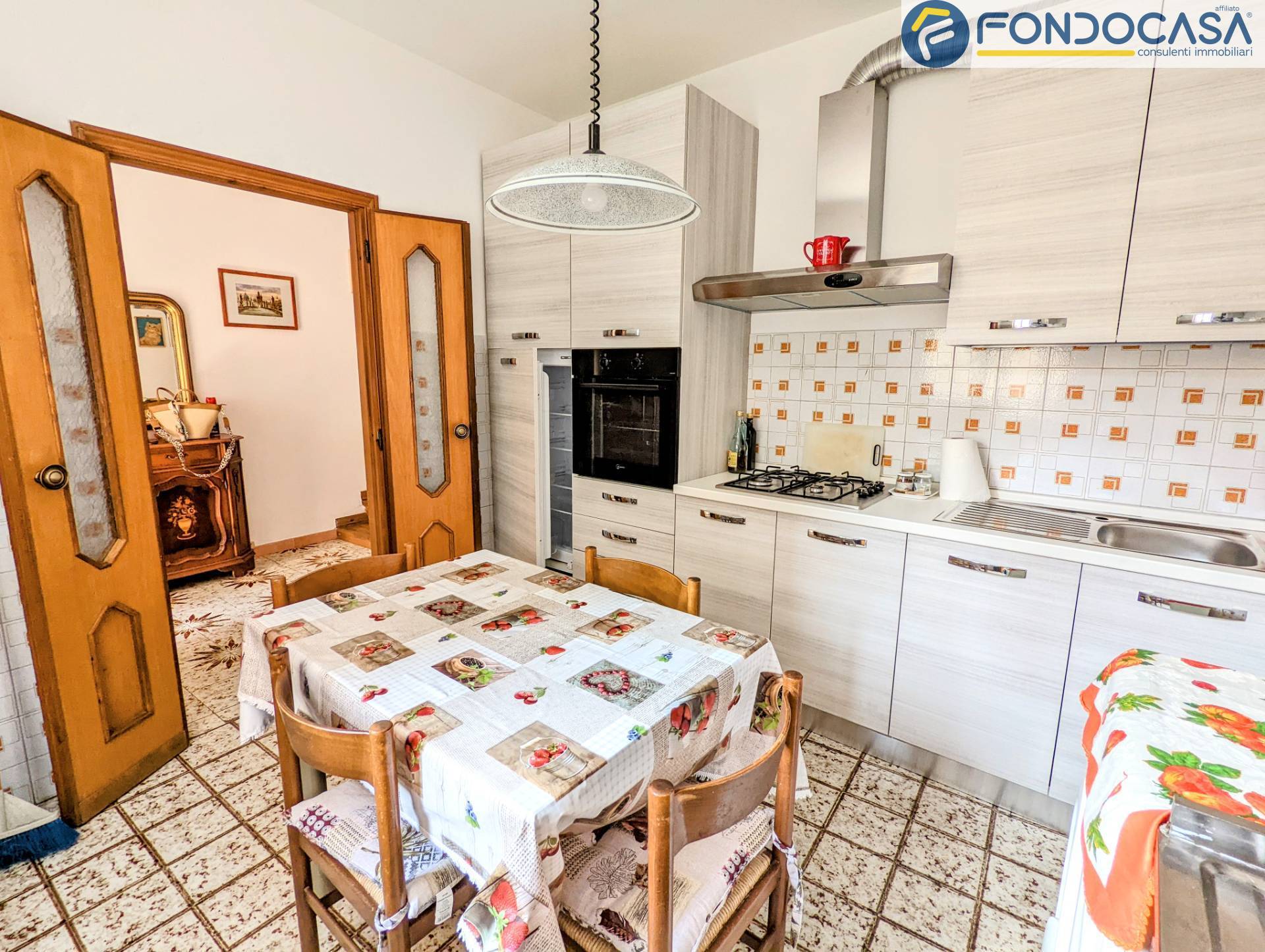 Casa indipendente in vendita a Montignoso, Capanne