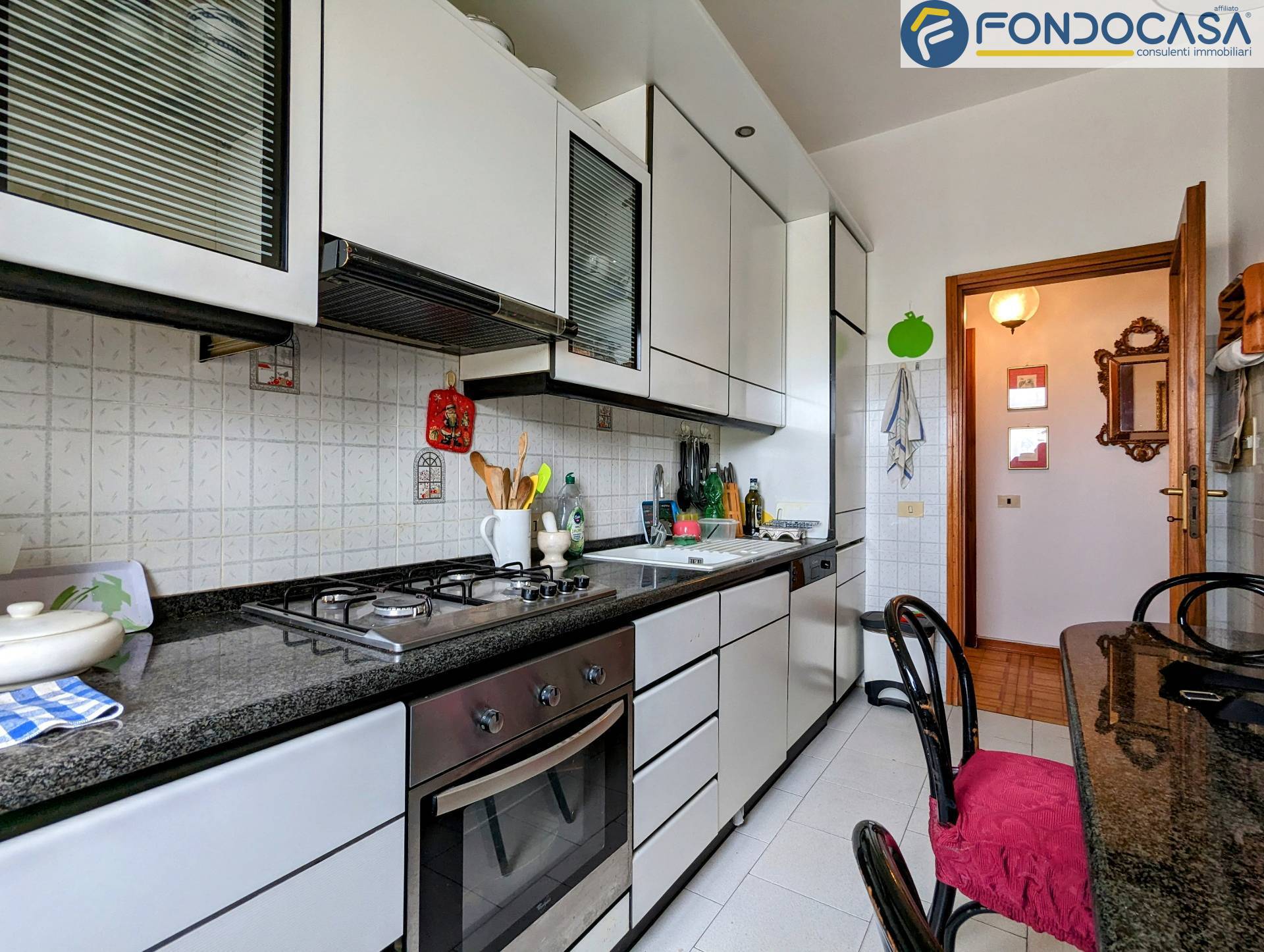 Appartamento in vendita a Carrara, Avenza