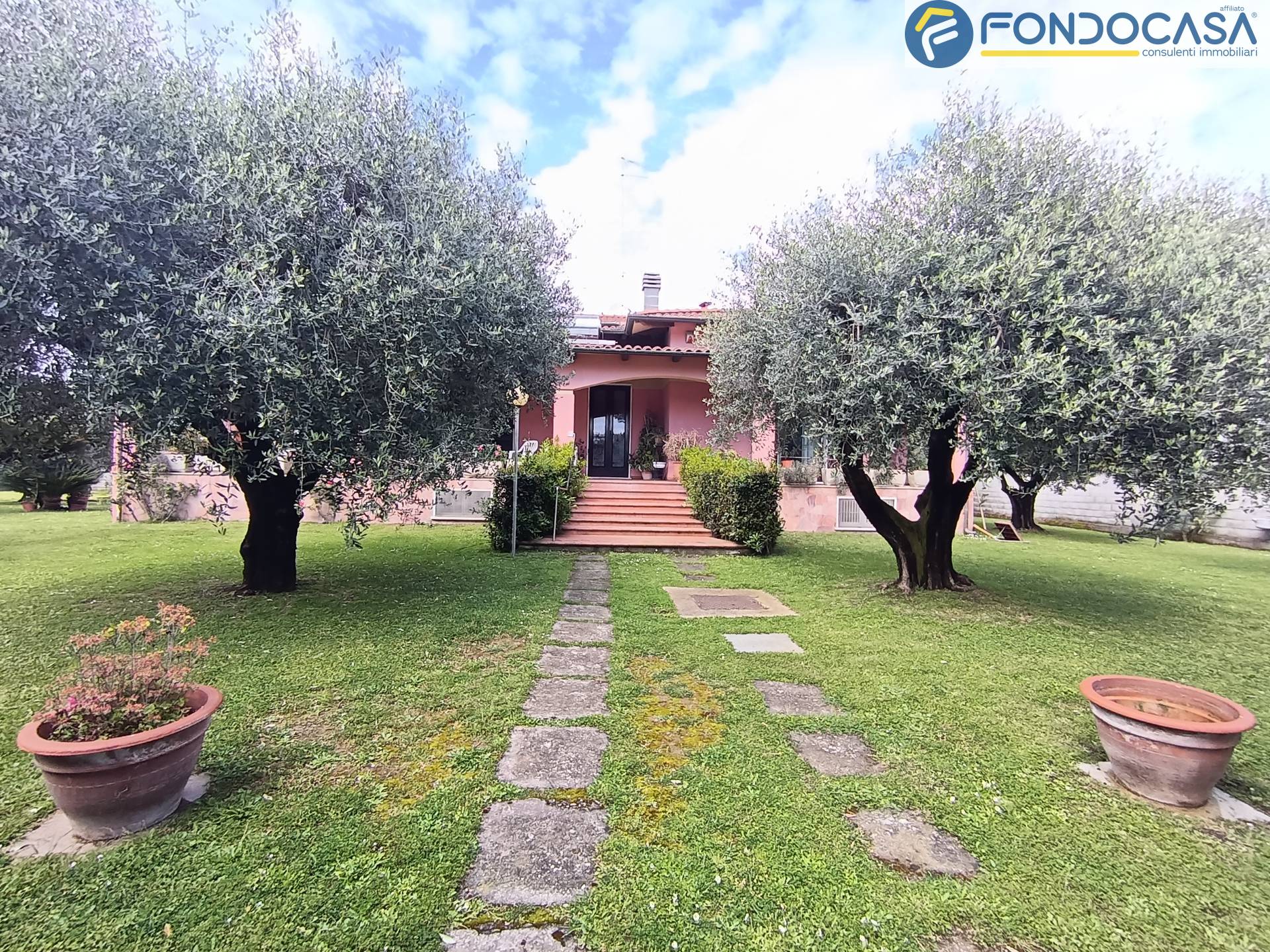 Villa in vendita a Carrara, Marina di Carrara