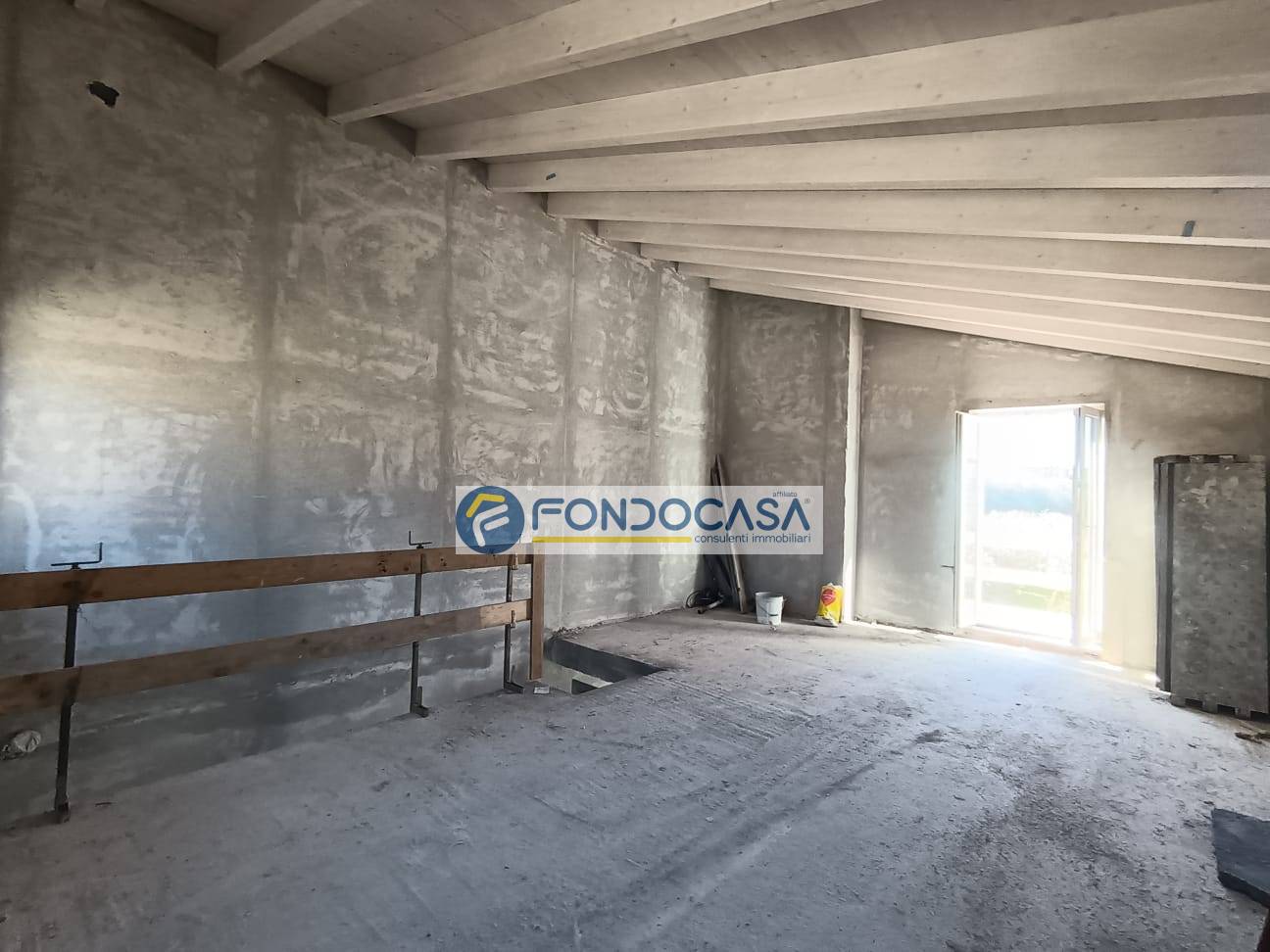 Villa bifamiliare in vendita a Luni, Dogana