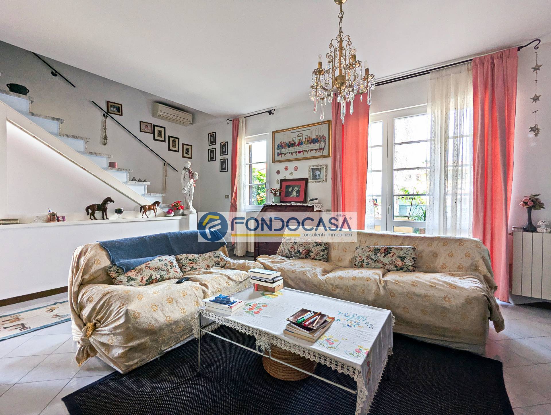 Villa trifamiliare in vendita a Massa, Marina di Massa