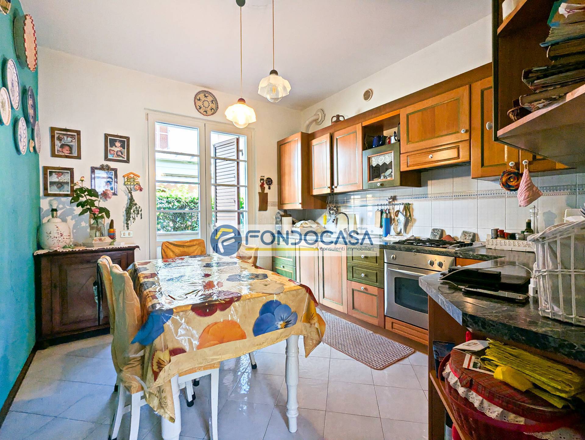 Villa trifamiliare in vendita a Massa, Marina di Massa