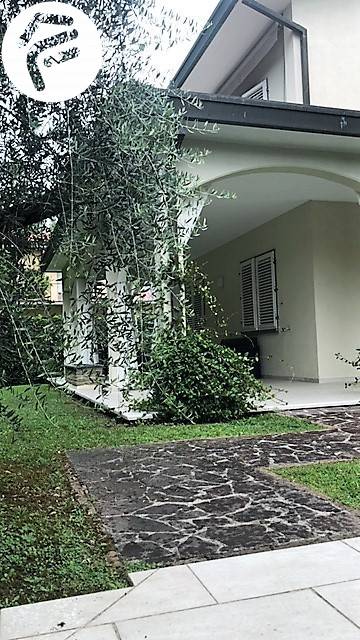 Villa in vendita a Massa, Marina di Massa