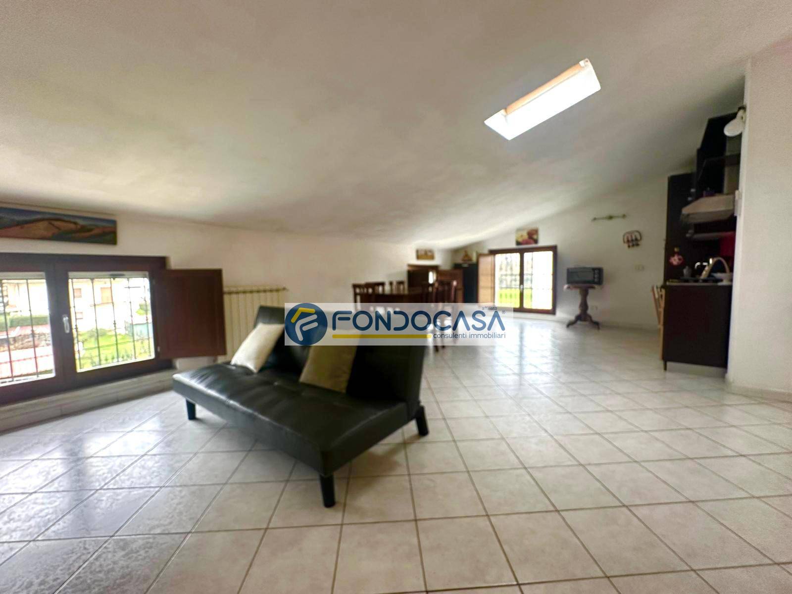 Appartamento in vendita a Montignoso