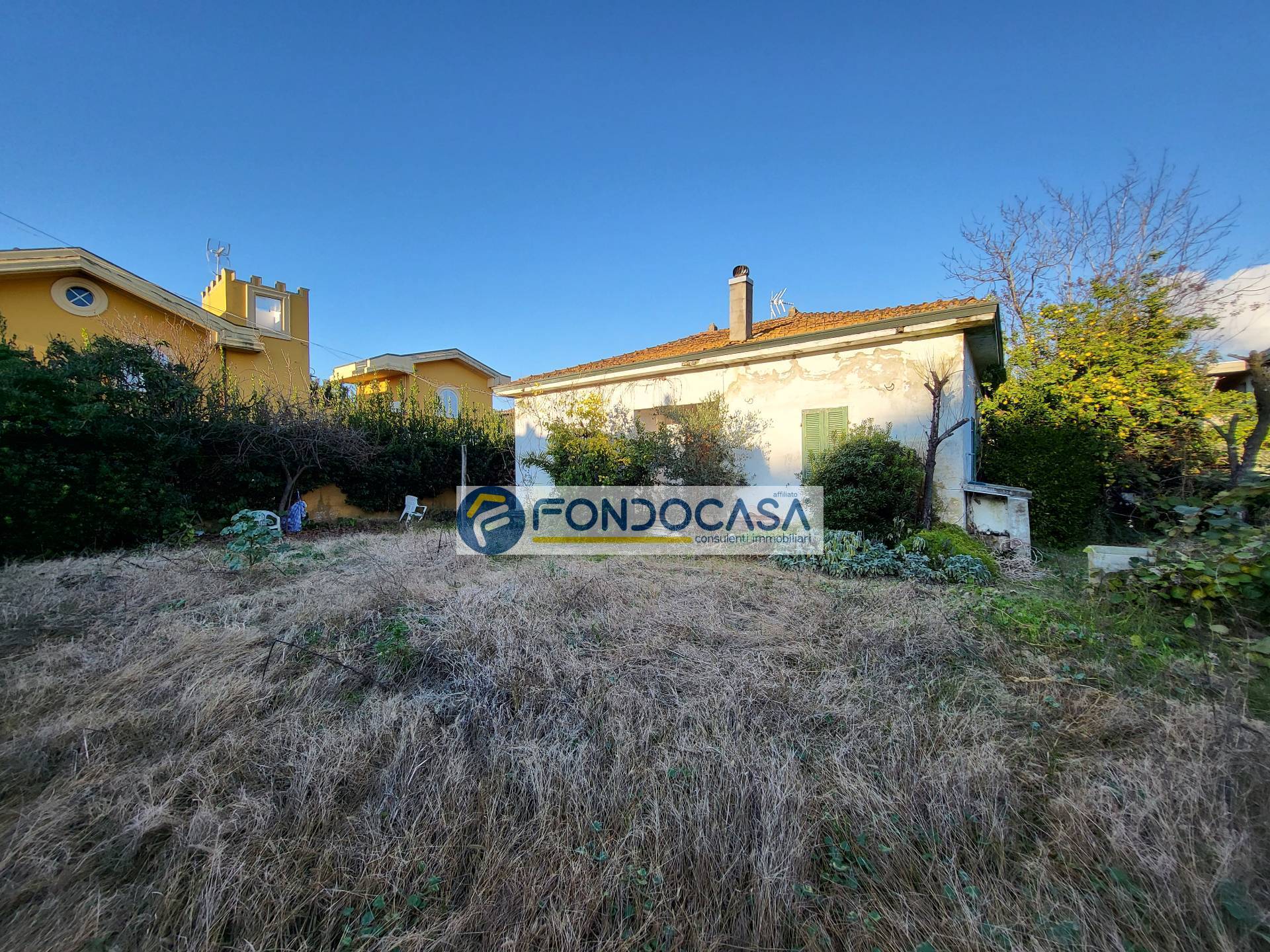 Villa in vendita a Massa, Marina di Massa