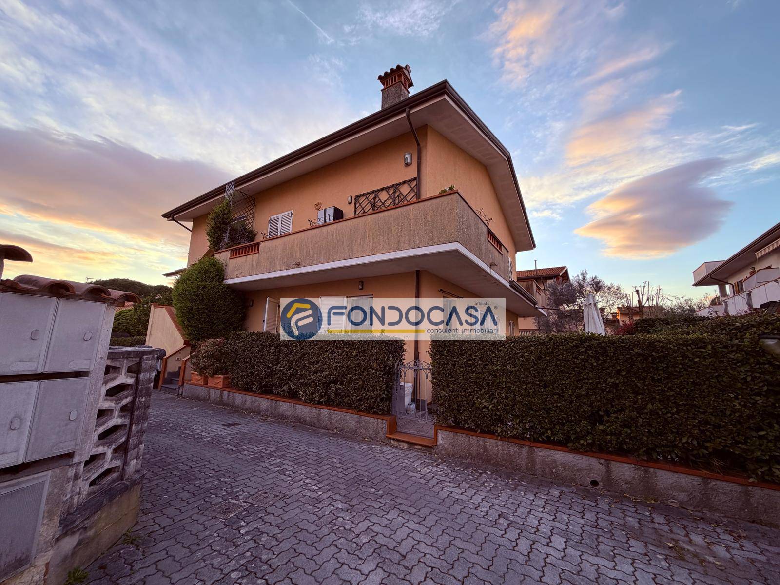 Villette a schiera in vendita a Massa, Centro