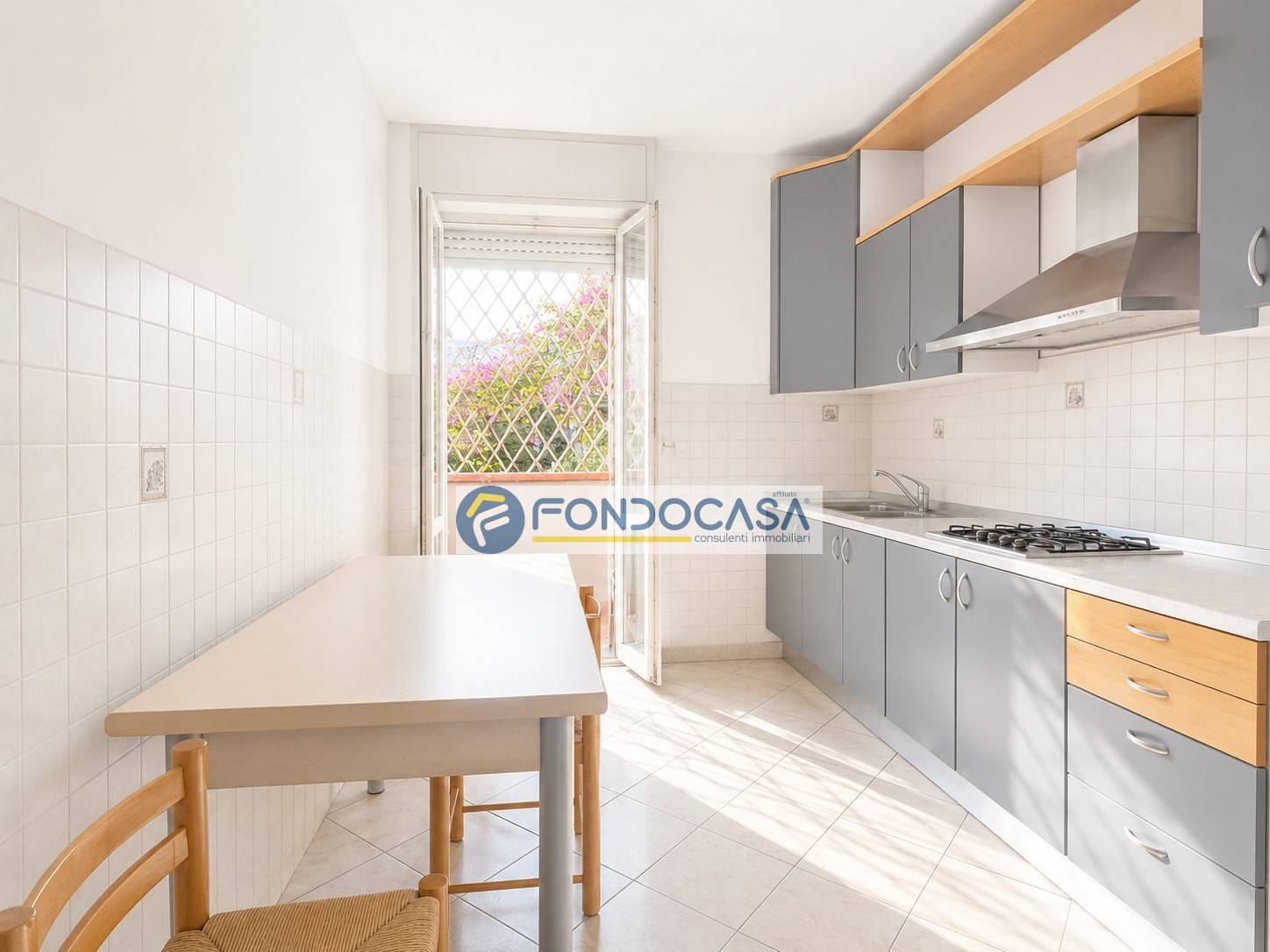 Appartamento in vendita a Carrara, Avenza