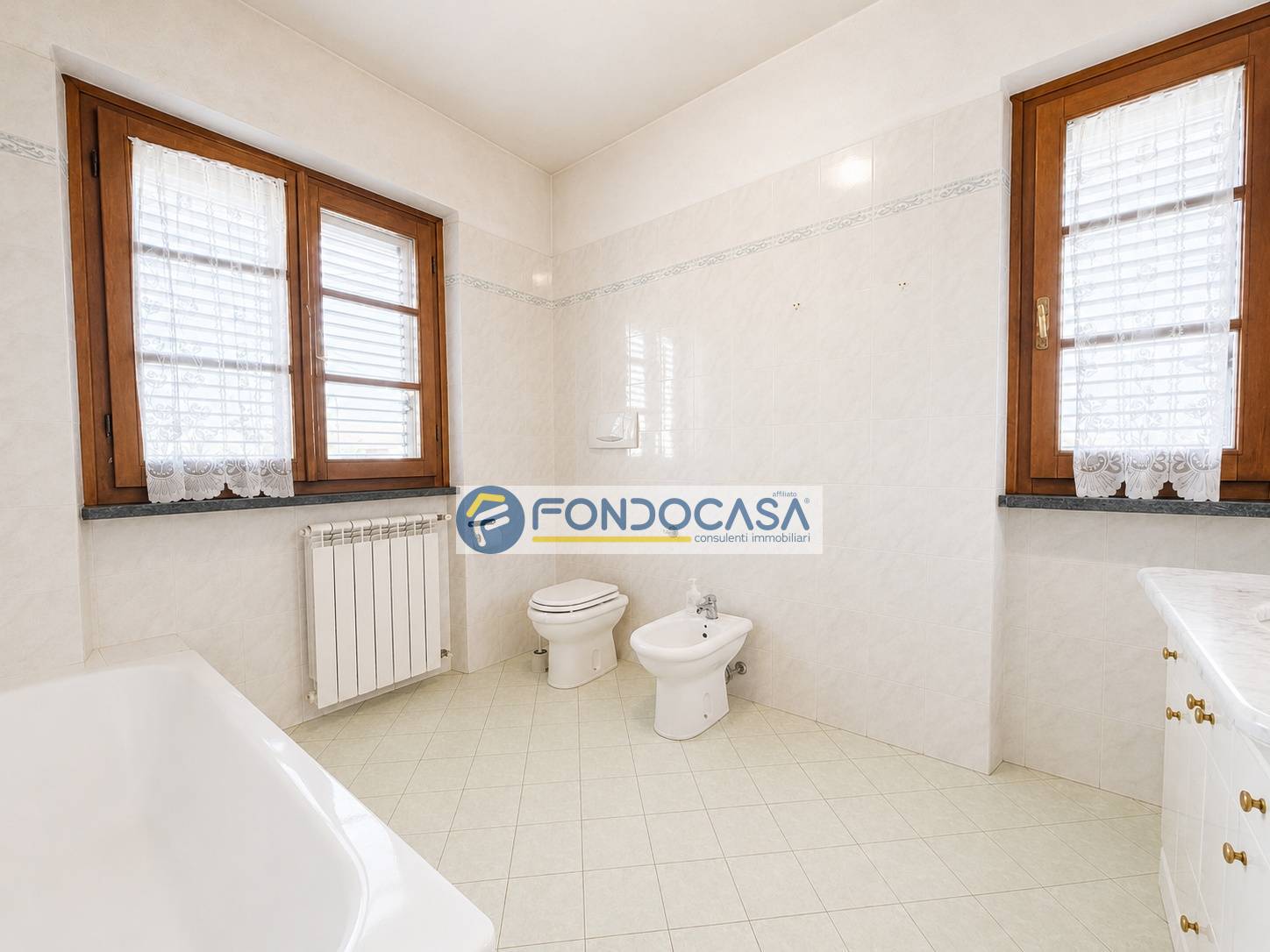 Casa semindipendente in vendita a Massa, Ronchi