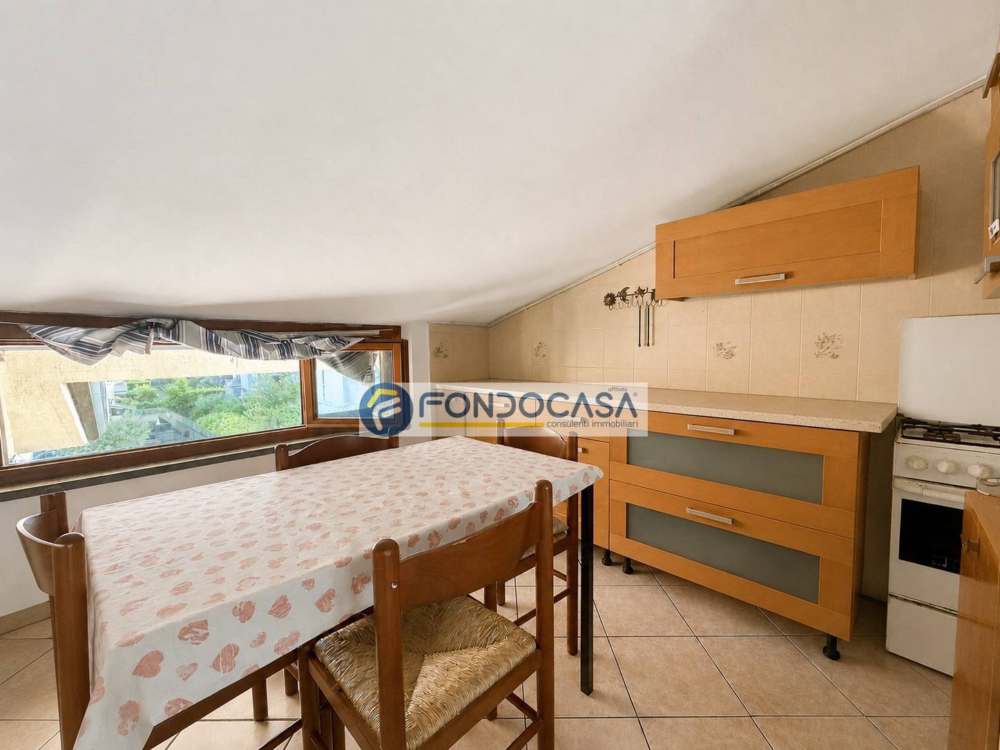 Casa semindipendente in vendita a Massa, Ronchi