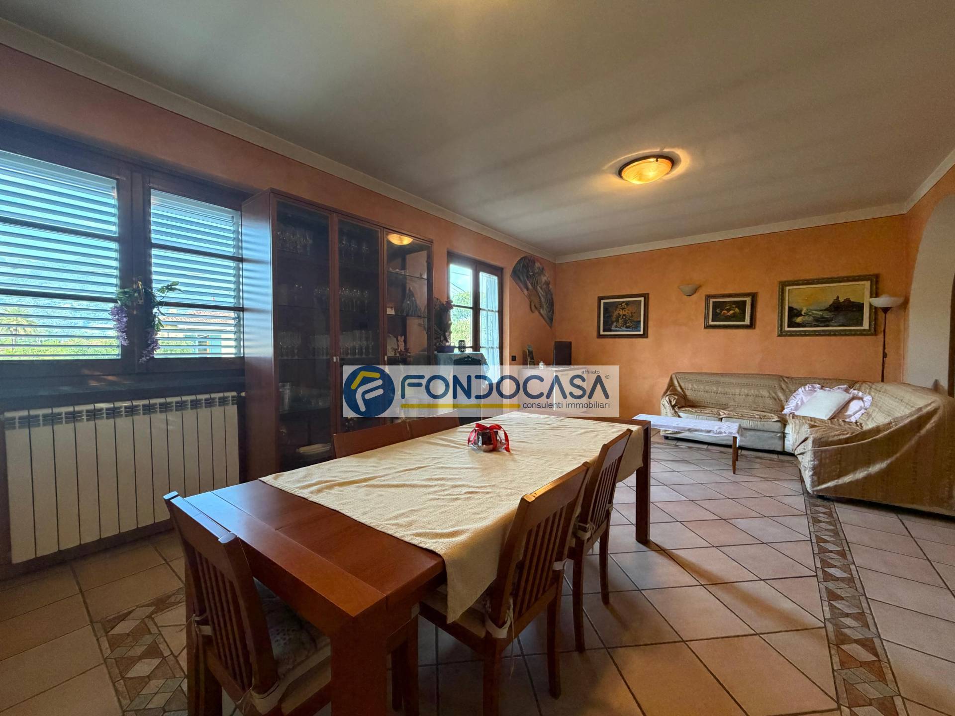 Casa semindipendente in vendita a Massa, Ronchi