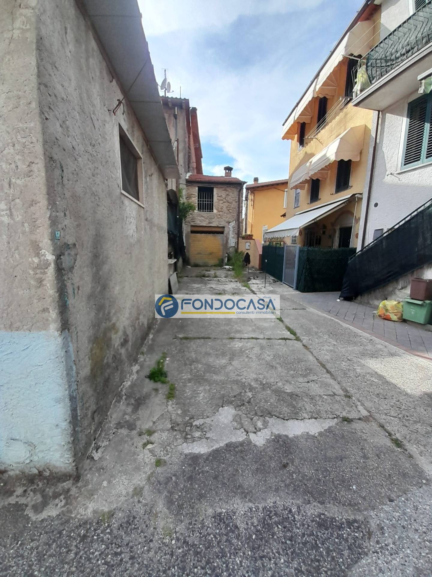 Casa semindipendente in vendita a Montignoso, Capanne