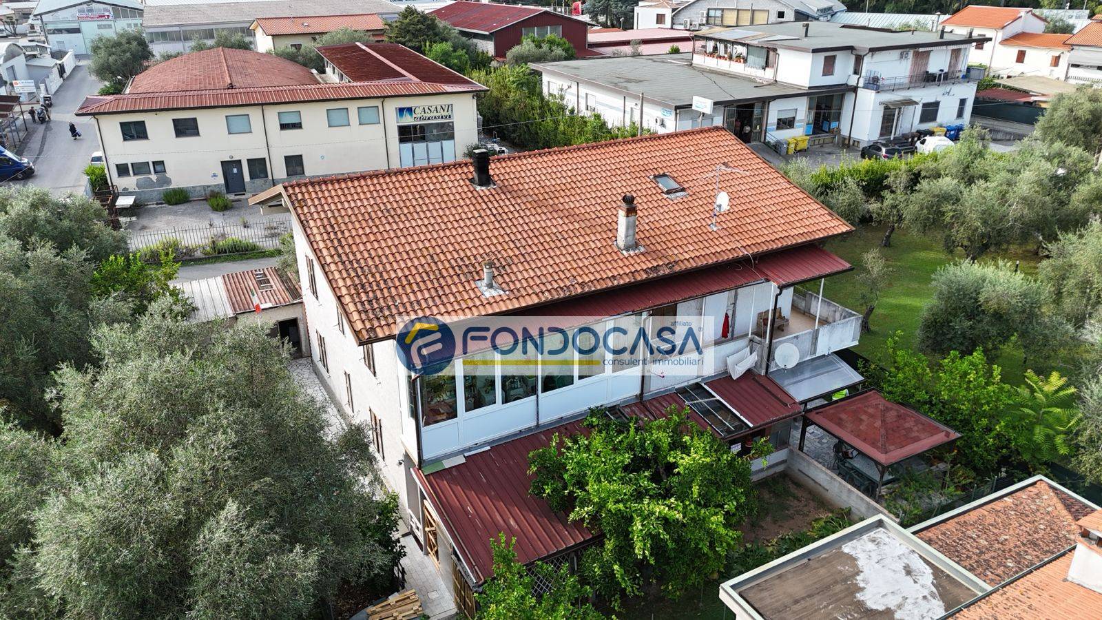 Villa bifamiliare in vendita a Massa